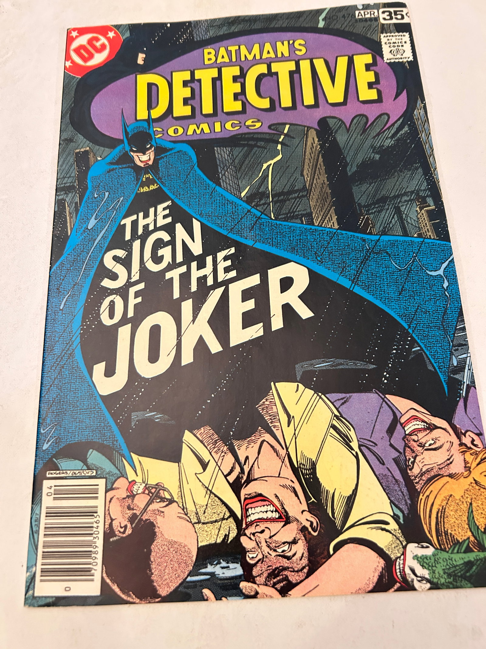 Vintage Comic Book Batmans Detective Comics # 476: Vintage Comic Book Batmans Detective Comics # 476 Please view all photos as they are part of the description and condition of this Item, Feel free to contact me with questions or picture requests! Use