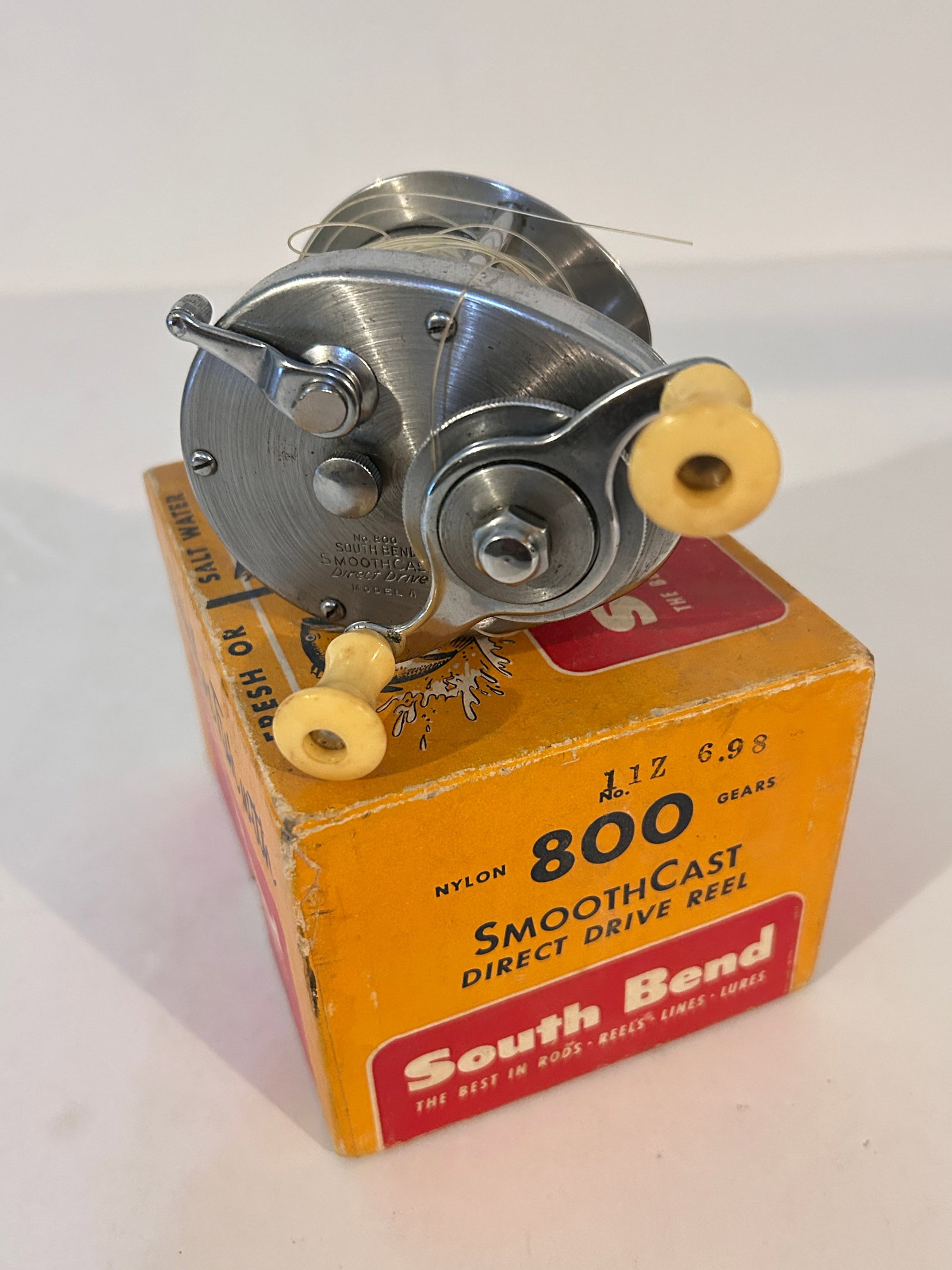 Vtg South Bend 800 Fishing Reel Box Key: Vtg South Bend 800 Fishing Reel Box Key Please view all photos as they are part of the description and condition of this Item, Feel free to contact me with questions or picture requests! Used Item AS