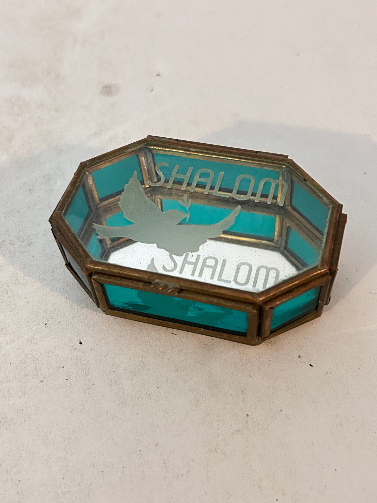 Vintage Sholom Jewelry Trinkit Box: Vintage Sholom Jewelry Trinkit Box Please view all photos as they are part of the description and condition of this Item, Feel free to contact me with questions or picture requests! Used Item AS IS