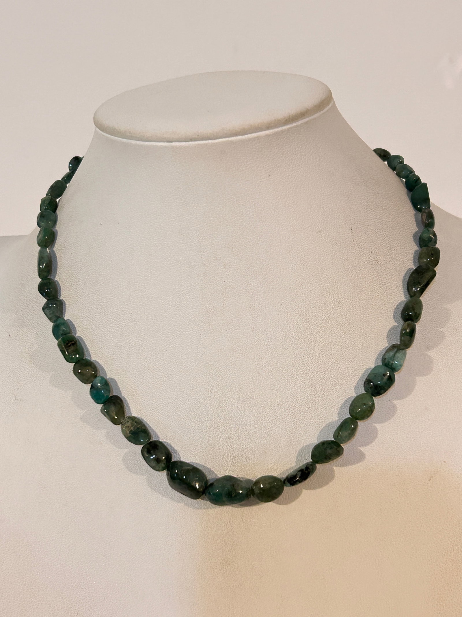 Vintage Sterling Silver green gemstone bead Necklace sz 17" Please view all photos as they are part (1 of 5)
