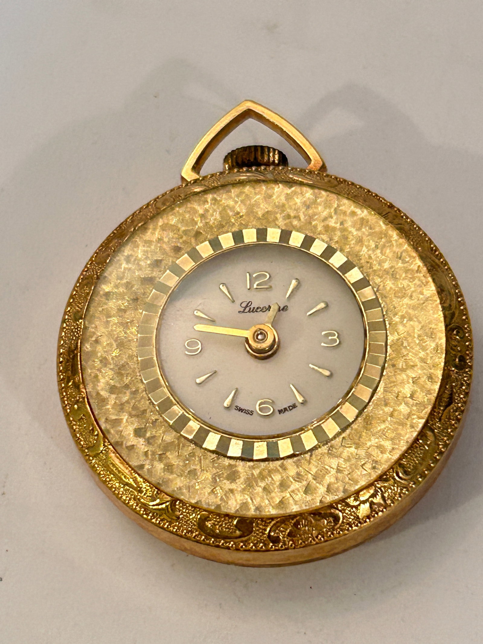 Vintage Lucerne Mech Working Watch Pendant: Vintage Lucerne Mech Working Watch Pendant Please view all photos as they are part of the description and condition of this Item, Feel free to contact me with questions or picture requests! Used Item 