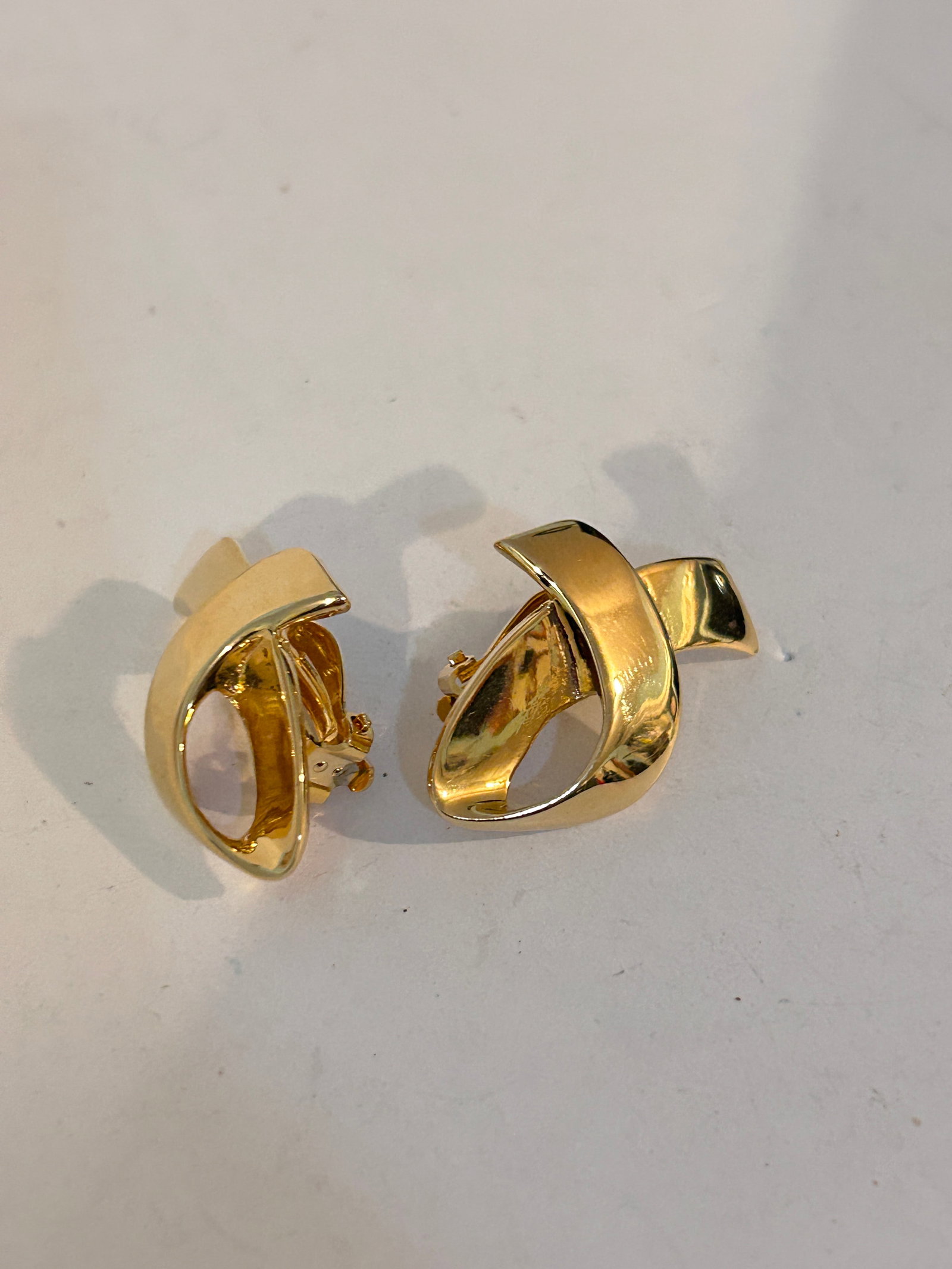 Vintage Gold tone Cacharel earrings (1 of 2)