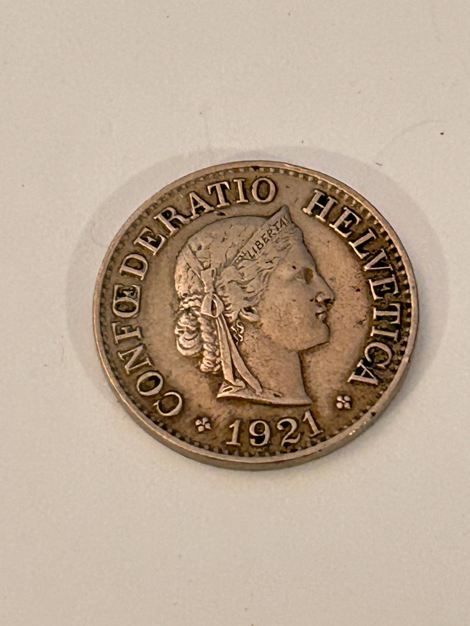 Vintage 1921 Switzerland 5 Rappen Coin: Vintage 1921 Switzerland 5 Rappen Coin Please view all photos as they are part of the description and condition of this Item, Feel free to contact me with questions or picture requests! Used Item AS I