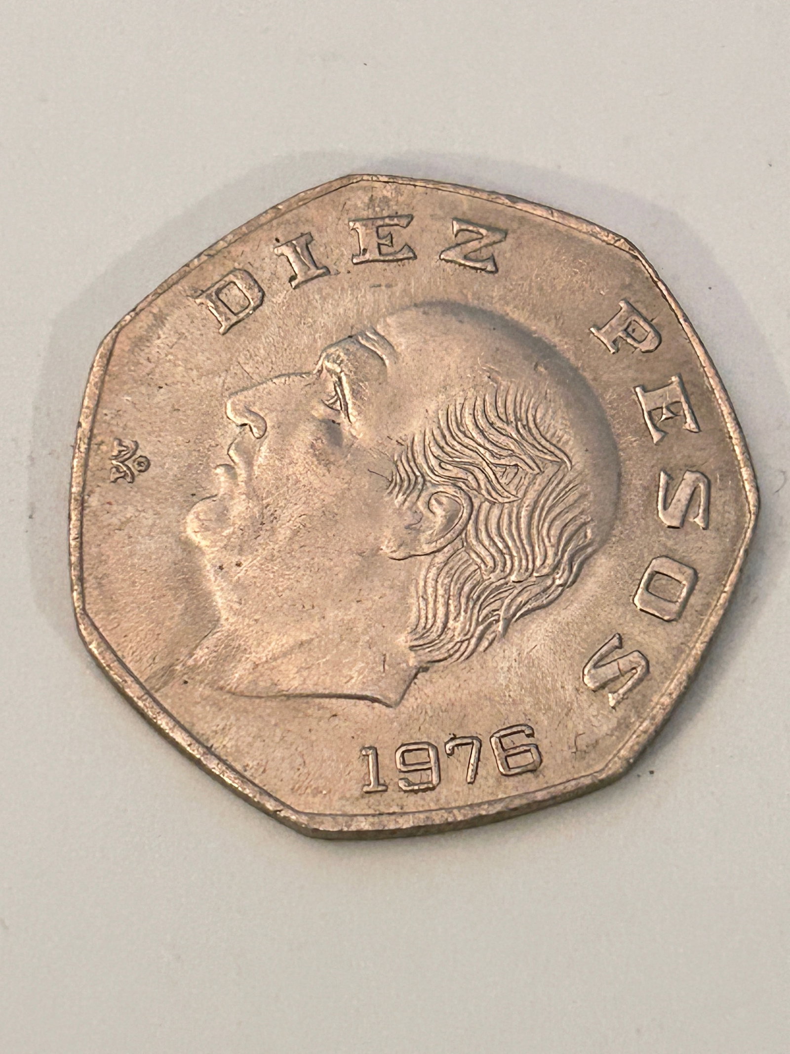 1977 Mexico 10 Pesos Coin: 1977 Mexico 10 Pesos Coin Please view all photos as they are part of the description and condition of this Item, Feel free to contact me with questions or picture requests! Used Item AS IS