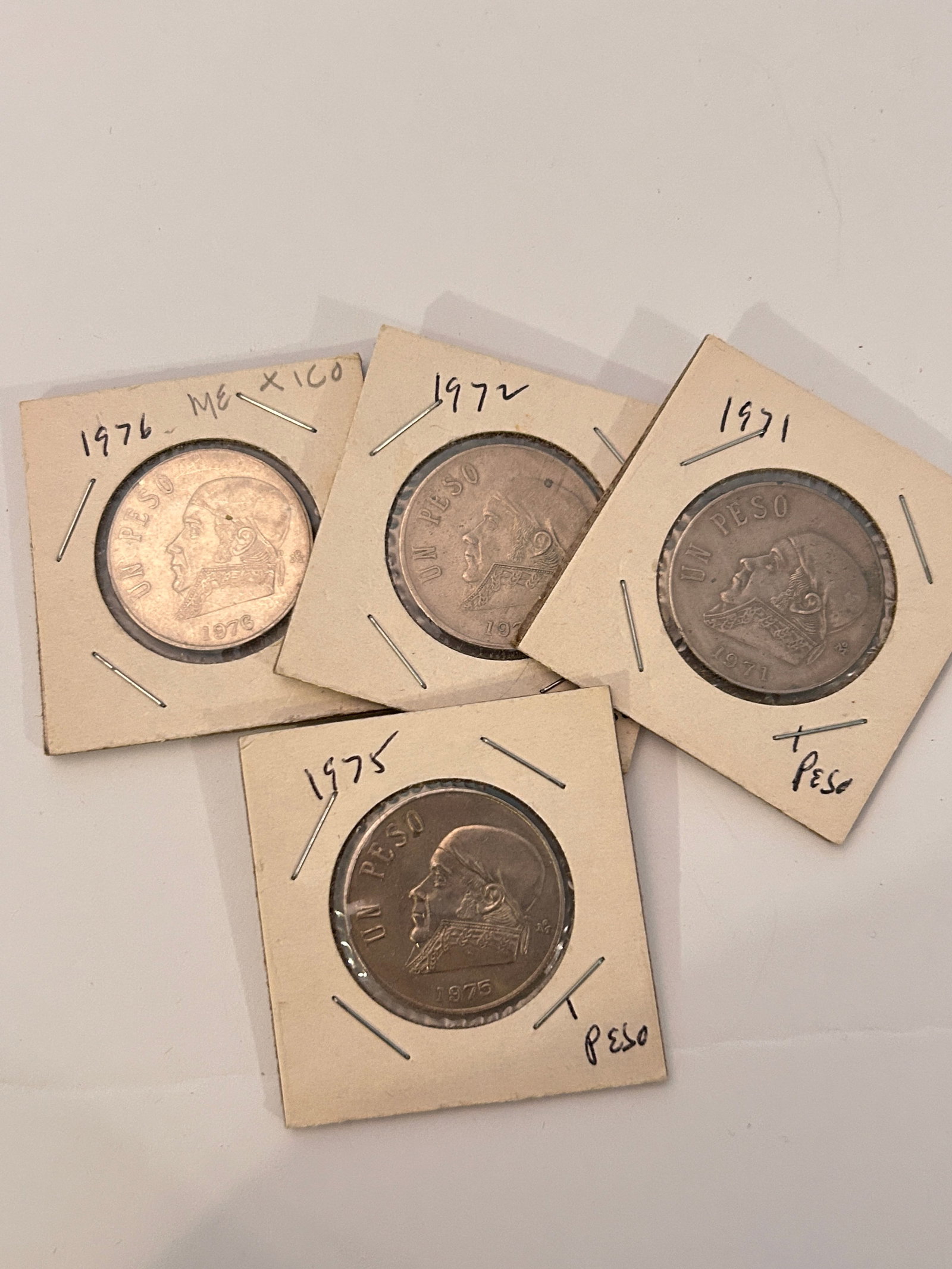 Vintage Lot of 4 Mexico Peso Coins 1972 & 1975, 1971, 1976: Vintage Lot of 4 Mexico Peso Coins 1972 & 1975, 1971, 1976 Please view all photos as they are part of the description and condition of this Item, Feel free to contact me with questions or picture requ