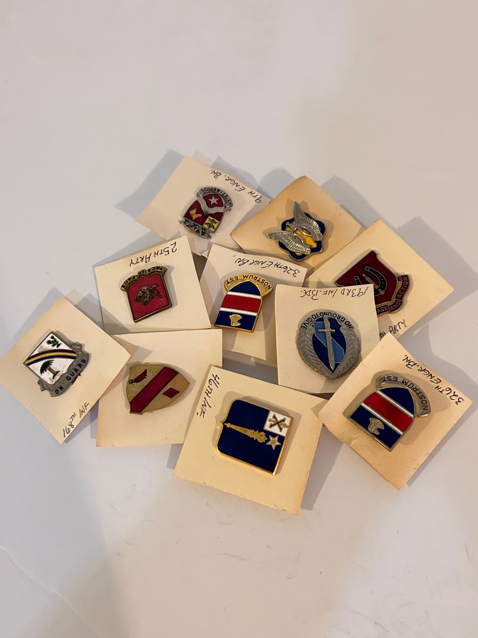 Vintage Lot of 10 Military Pins: Vintage Lot of 10 Military Pins Please view all photos as they are part of the description and condition of this Item, Feel free to contact me with questions or picture requests! Used Item AS IS