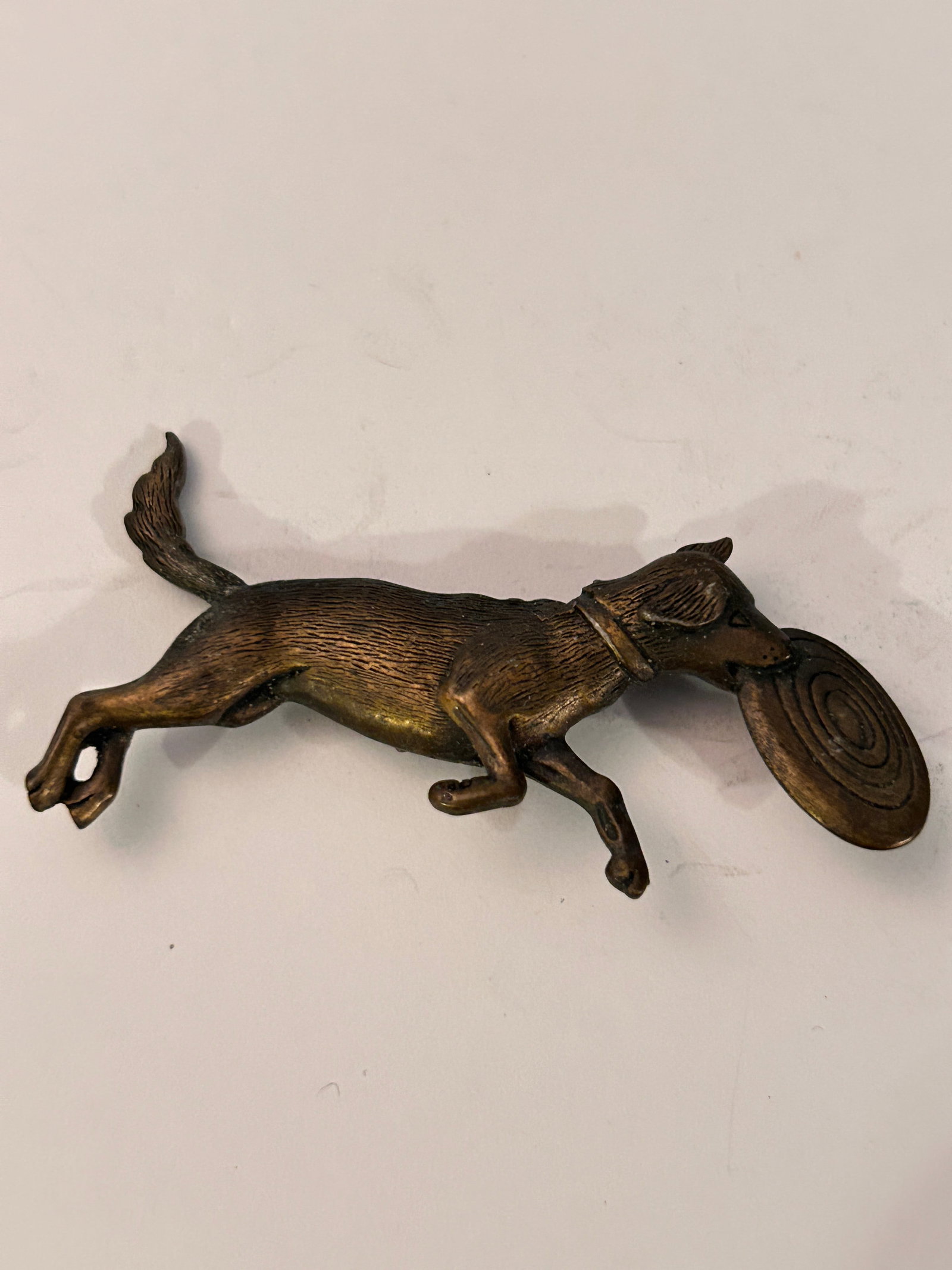 Vintage JJ DOG Brooch: Vintage JJ DOG Brooch Please view all photos as they are part of the description and condition of this Item, Feel free to contact me with questions or picture requests! Used Item AS IS