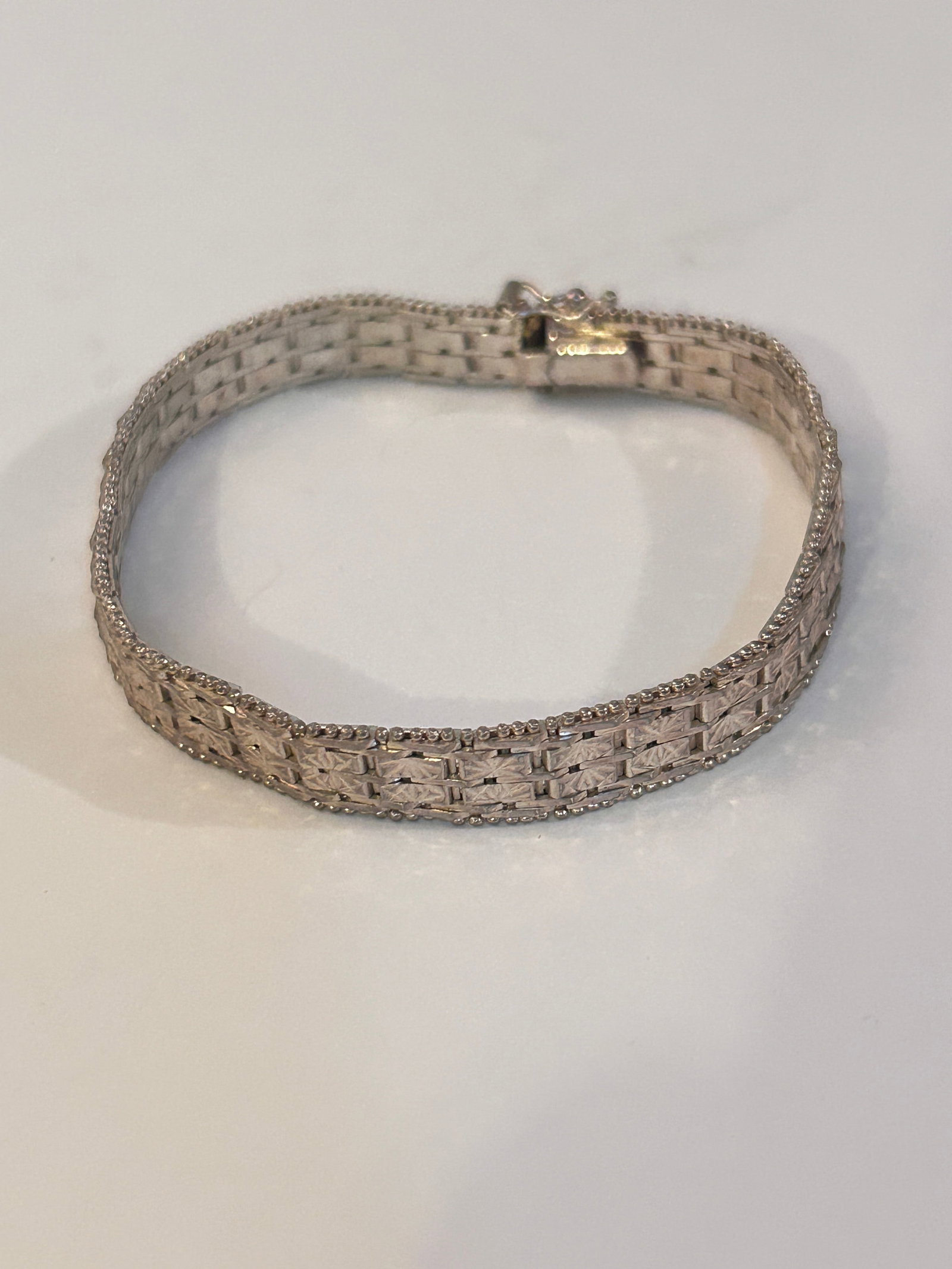 Vintage Sterling Silver Milor Bracelet Sz 8": Vintage Sterling Silver Milor Bracelet Sz 8" Please view all photos as they are part of the description and condition of this Item, Feel free to contact me with questions or picture requests! Used Ite