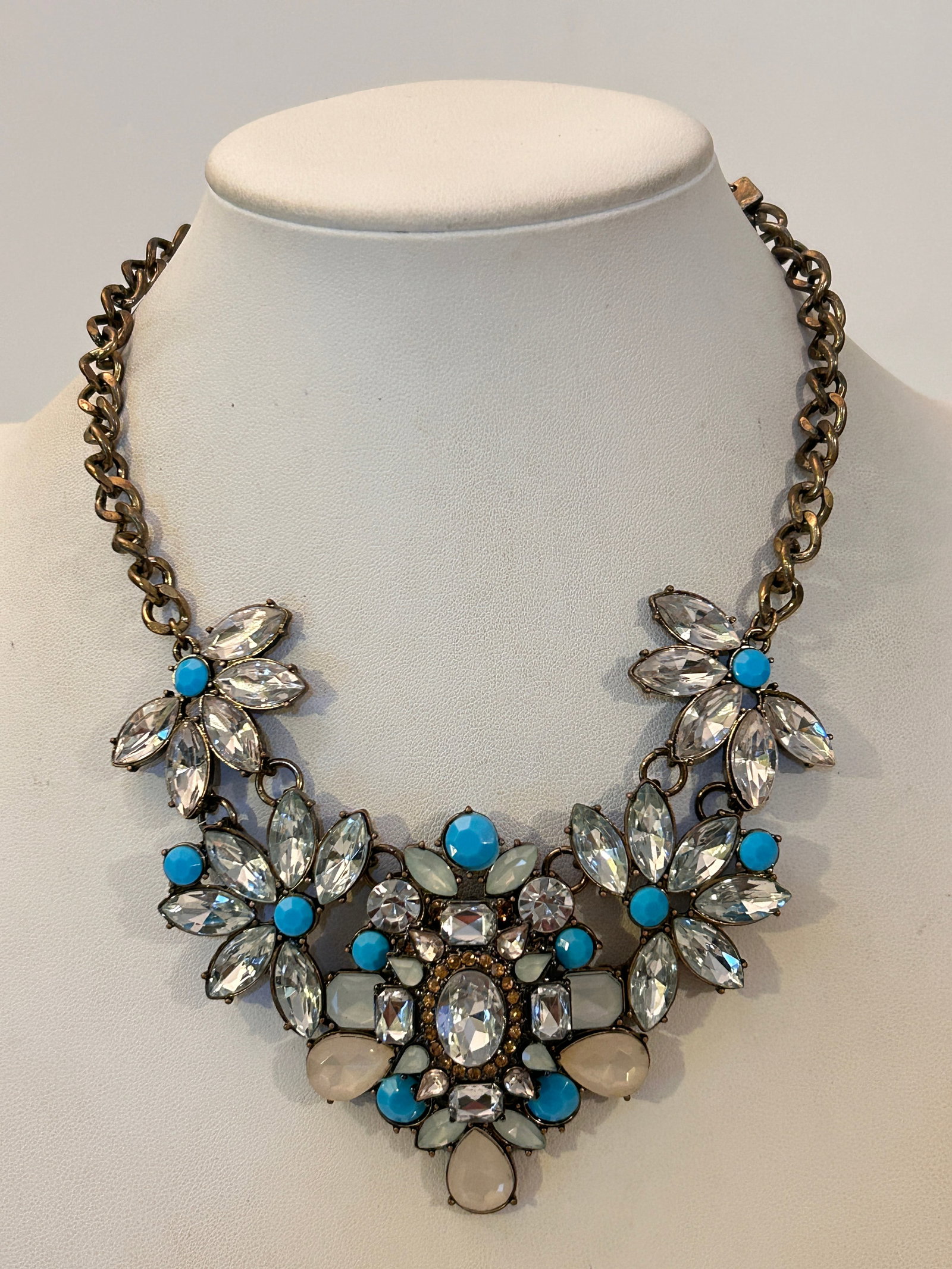 Parklane Vintage Floral Rhinestone Necklace 15": Parklane Vintage Floral Rhinestone Necklace 15" Please view all photos as they are part of the description and condition of this Item, Feel free to contact me with questions or picture requests! Used 