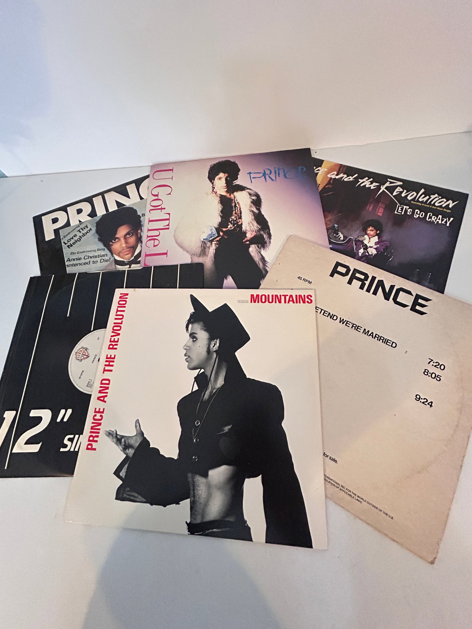 Vintage Lot of 6 Prince LP Albums: Vintage Lot of 6 Prince LP Albums Please view all photos as they are part of the description and condition of this Item, Feel free to contact me with questions or picture requests! Used Item AS IS