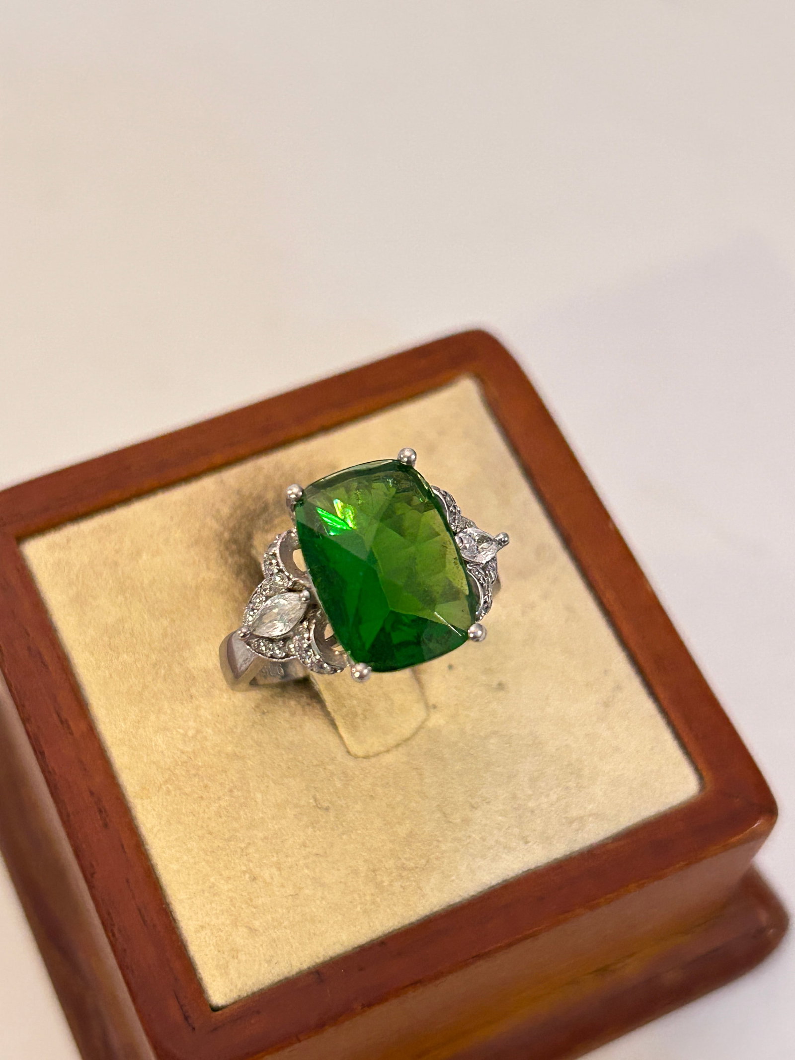 Sterling Silver Spirit Lake Helenite Stauer Ring Sz 8: Sterling Silver Spirit Lake Helenite Stauer Ring Sz 8 Please view all photos as they are part of the description and condition of this Item, Feel free to contact me with questions or picture requests!