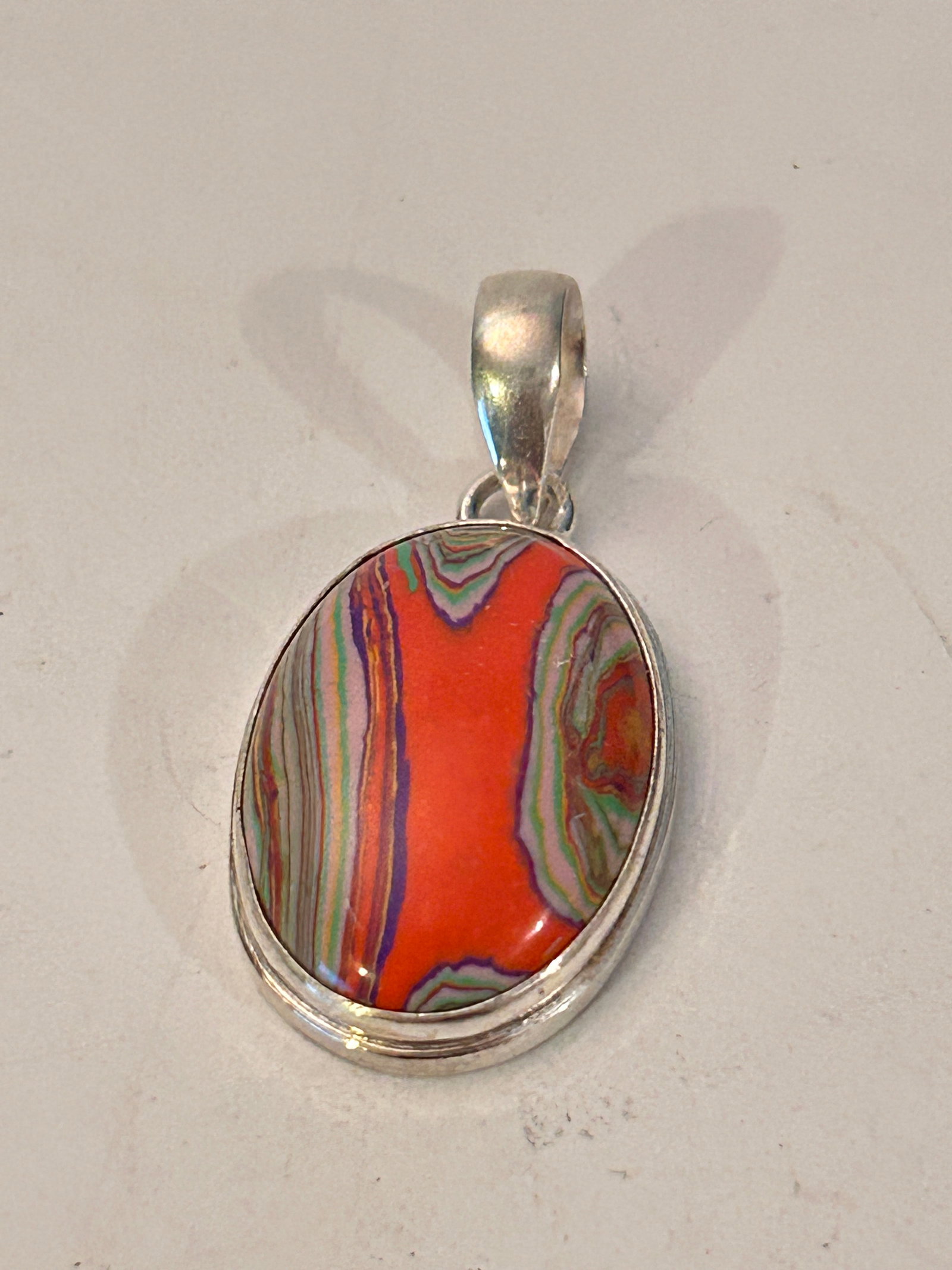 Vintage Sterling Silver Pendant: Vintage Sterling Silver Pendant Please view all photos as they are part of the description and condition of this Item, Feel free to contact me with questions or picture requests! Used Item AS IS