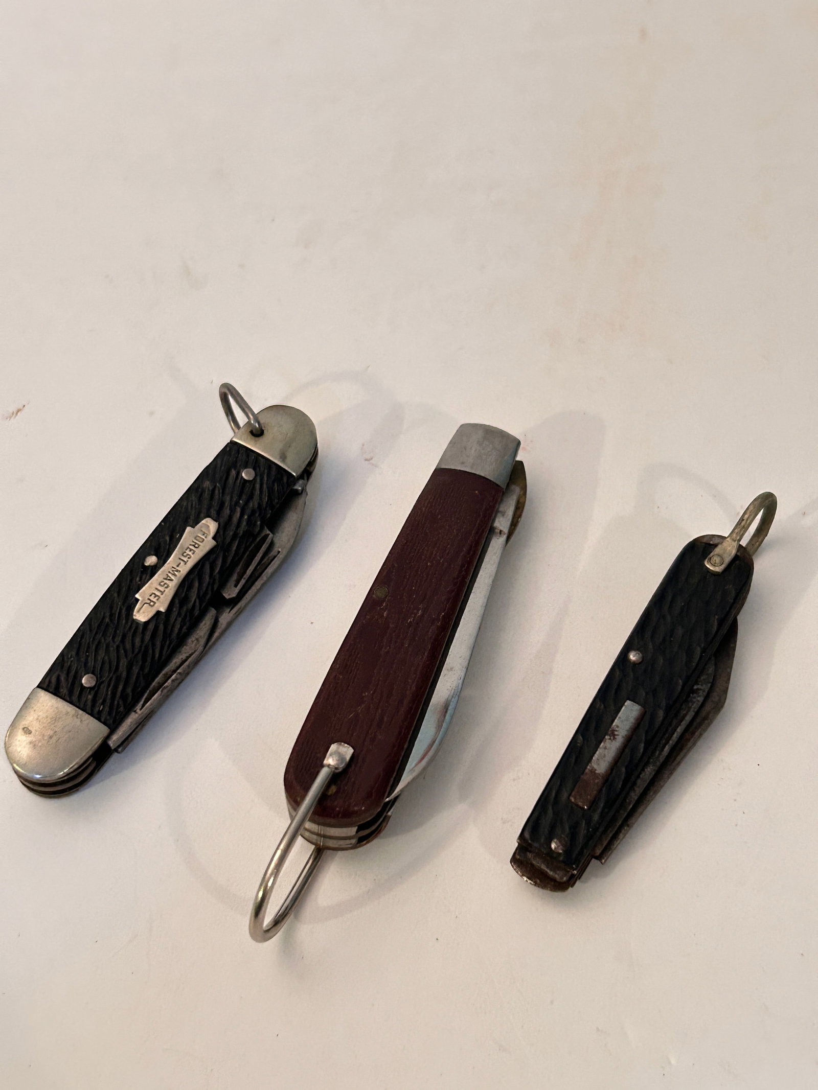 Vintage lot of three pocket knives (1 of 4)