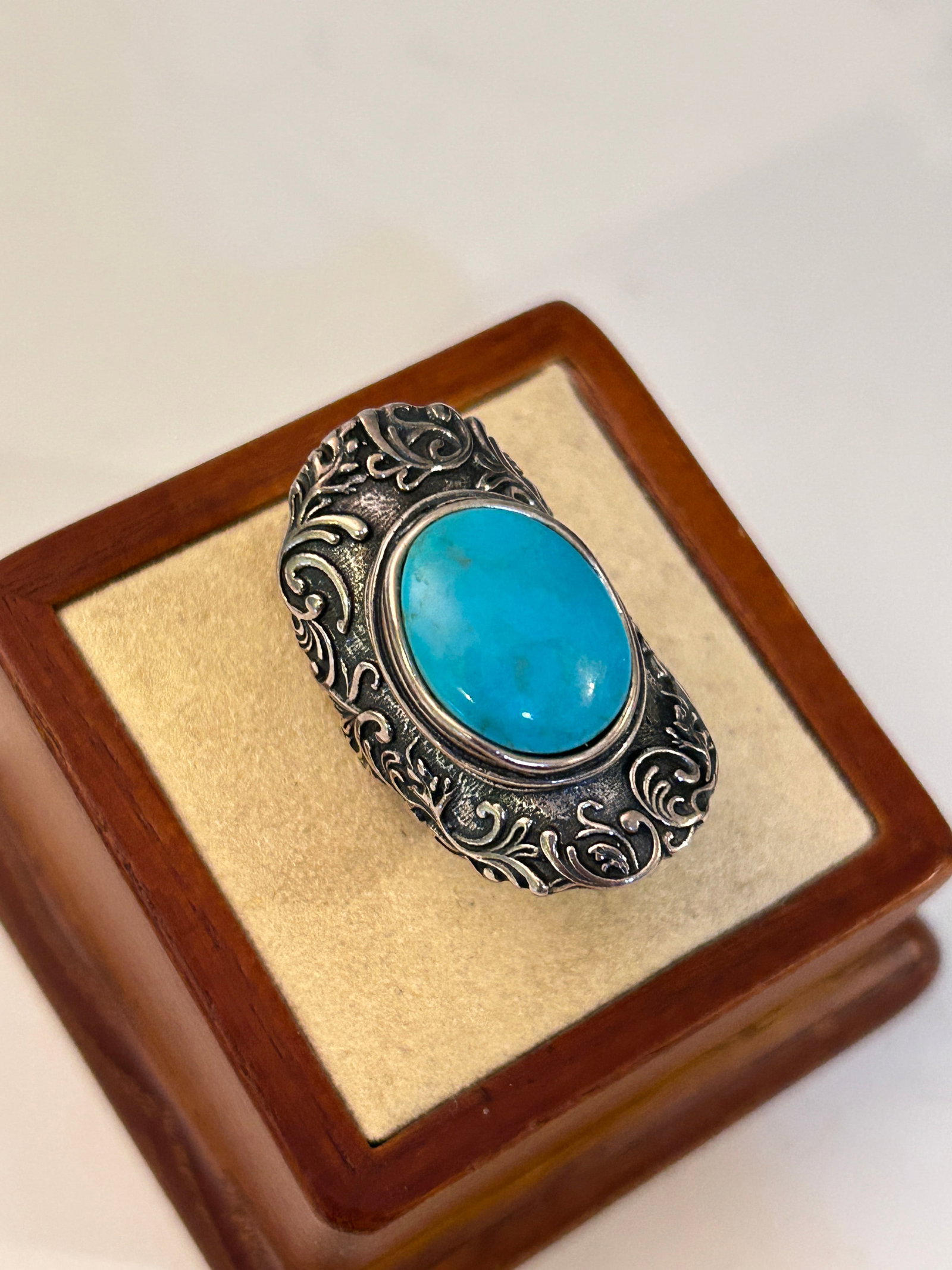 Genuine Sleeping Beauty Turquoise Ring PZ PAZ Sz 6: Genuine Sleeping Beauty Turquoise Ring PZ PAZ Sz 6 Please view all photos as they are part of the description and condition of this Item, Feel free to contact me with questions or picture requests! Us