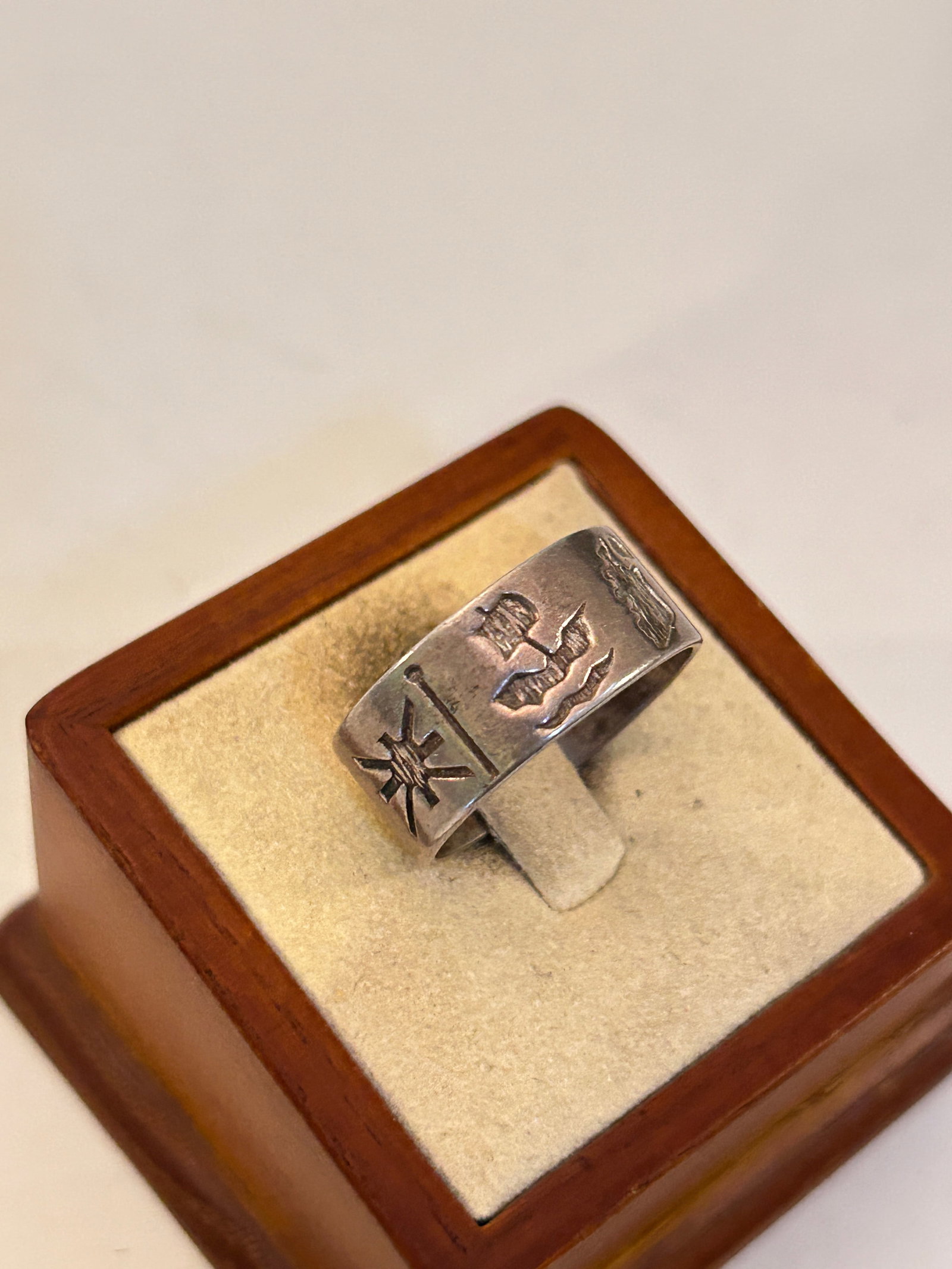 Vintage JMH Sterling Silver 925 Irish Pictograph Sz 11 Ring: Vintage JMH Sterling Silver 925 Irish Pictograph Sz 11 Ring Please view all photos as they are part of the description and condition of this Item, Feel free to contact me with questions or picture req
