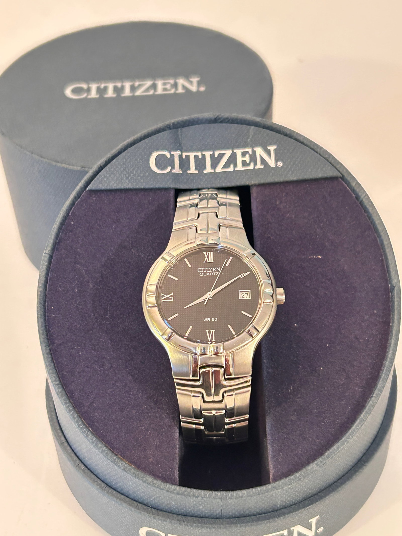 Citizen Quartz Silver Tone Black Date Dial Mens Classic Casual Watch works great in box: Citizen Quartz Silver Tone Black Date Dial Mens Classic Casual Watch works great in box Please view all photos as they are part of the description and condition of this Item, Feel free to contact me w