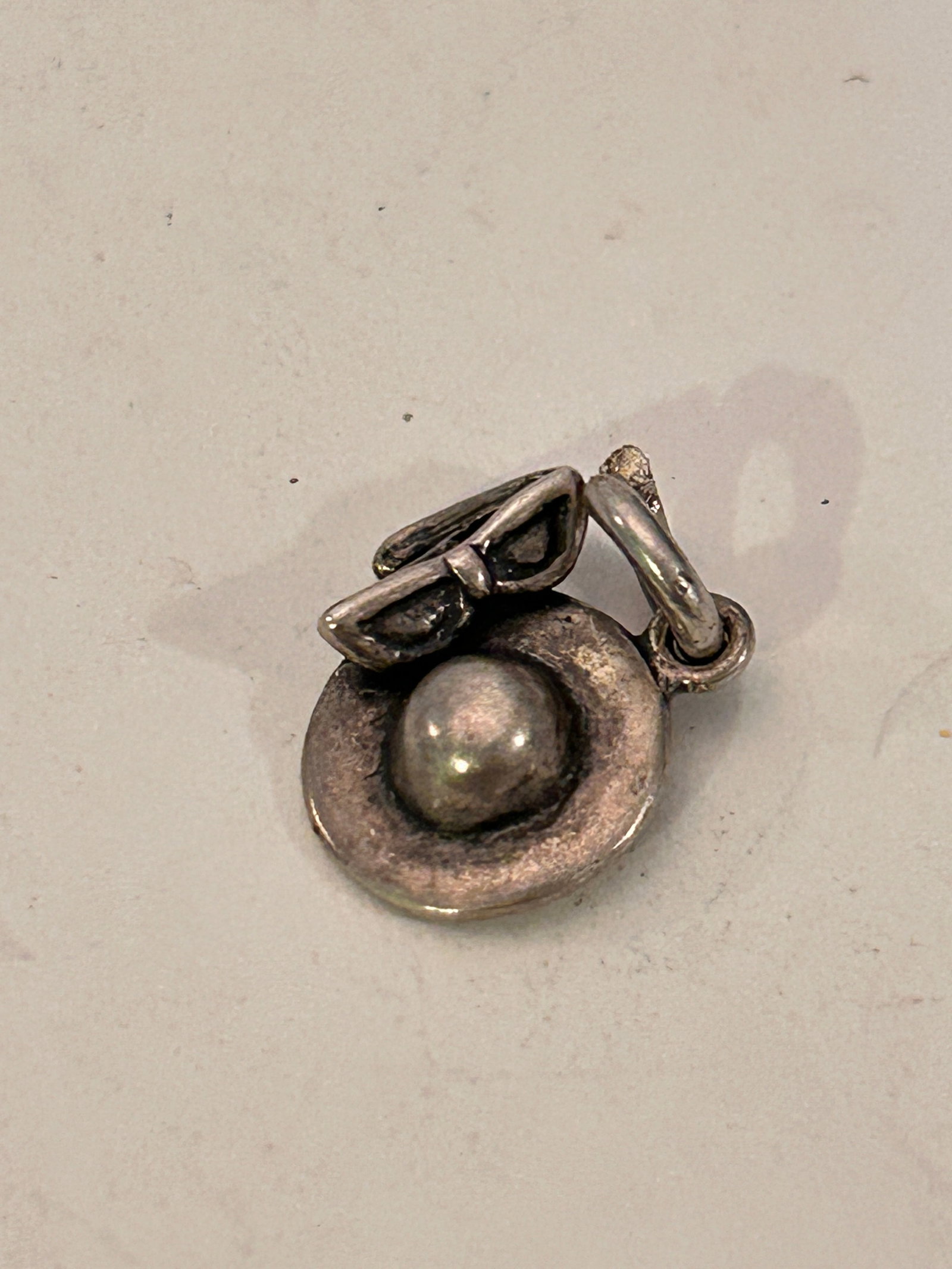 Vintage Sterling Silver Charm: Vintage Sterling Silver Charm Please view all photos as they are part of the description and condition of this Item, Feel free to contact me with questions or picture requests! Used Item AS IS