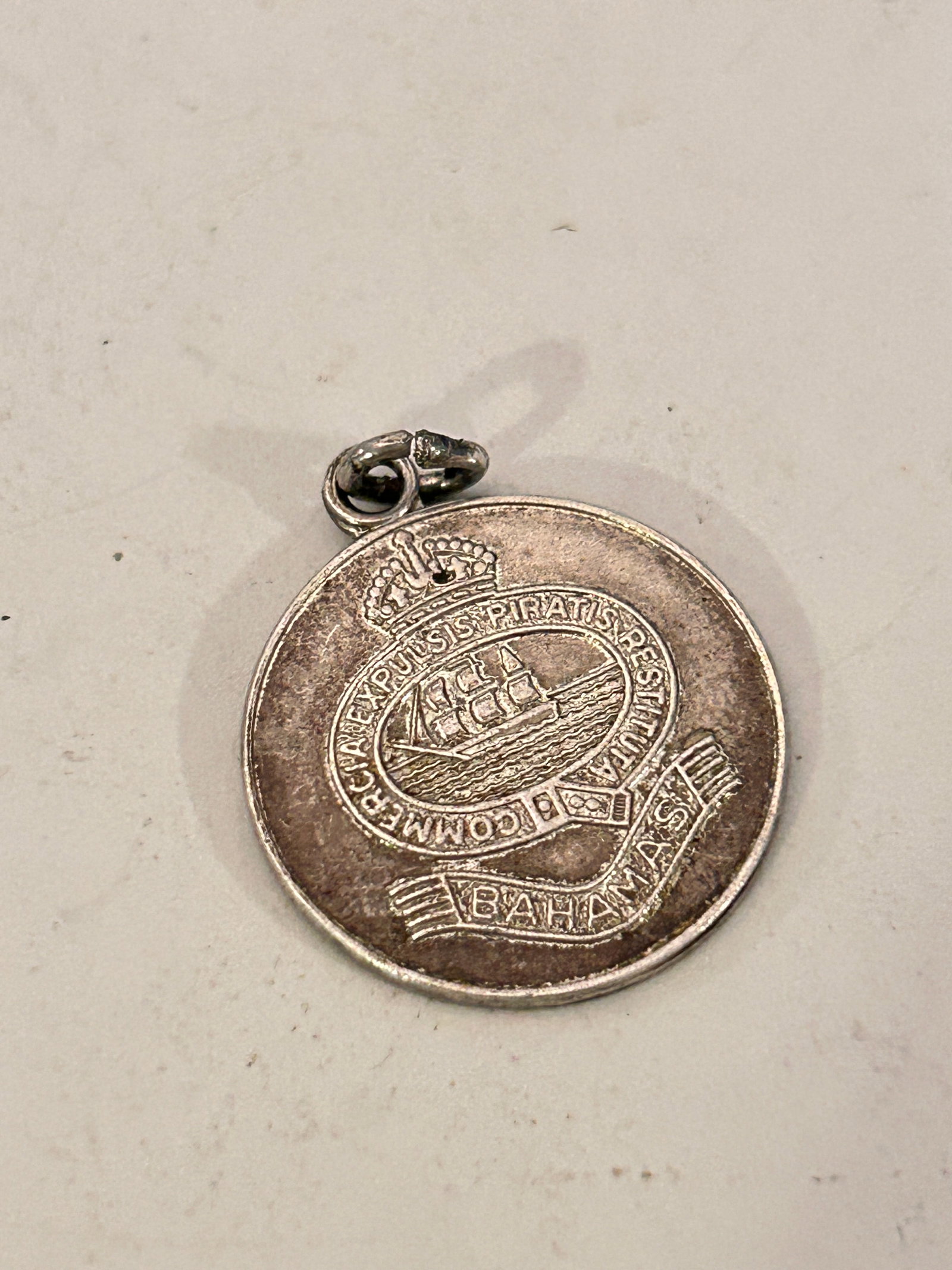 Vintage Sterling Silver Charm: Vintage Sterling Silver Charm Please view all photos as they are part of the description and condition of this Item, Feel free to contact me with questions or picture requests! Used Item AS IS