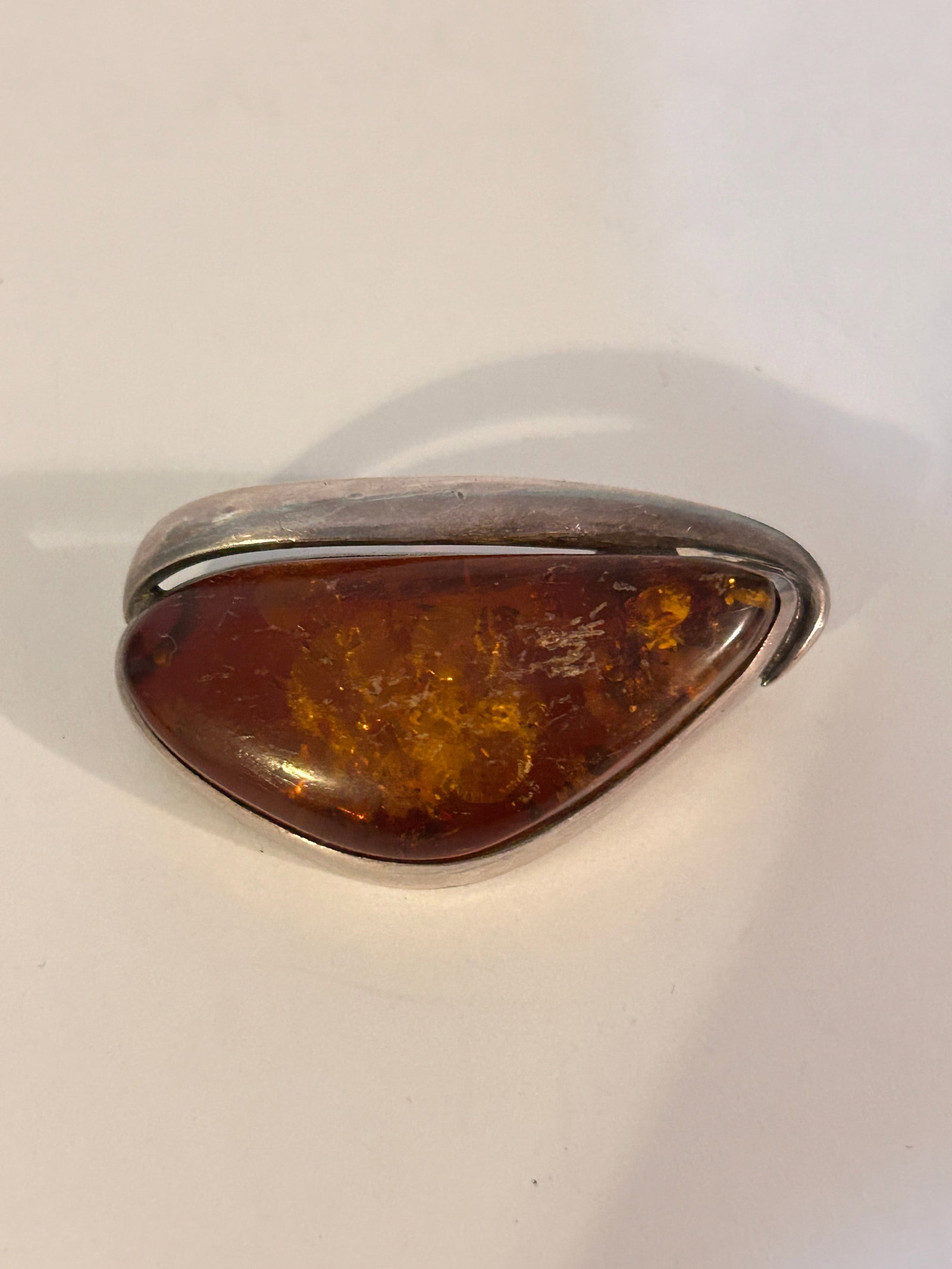 Vintage Sterling Silver Tested Amber Modernist Brooch Pendant 16 grams: Vintage Sterling Silver Tested Amber Modernist Brooch Pendant 16 grams Please view all photos as they are part of the description and condition of this Item, Feel free to contact me with questions or 