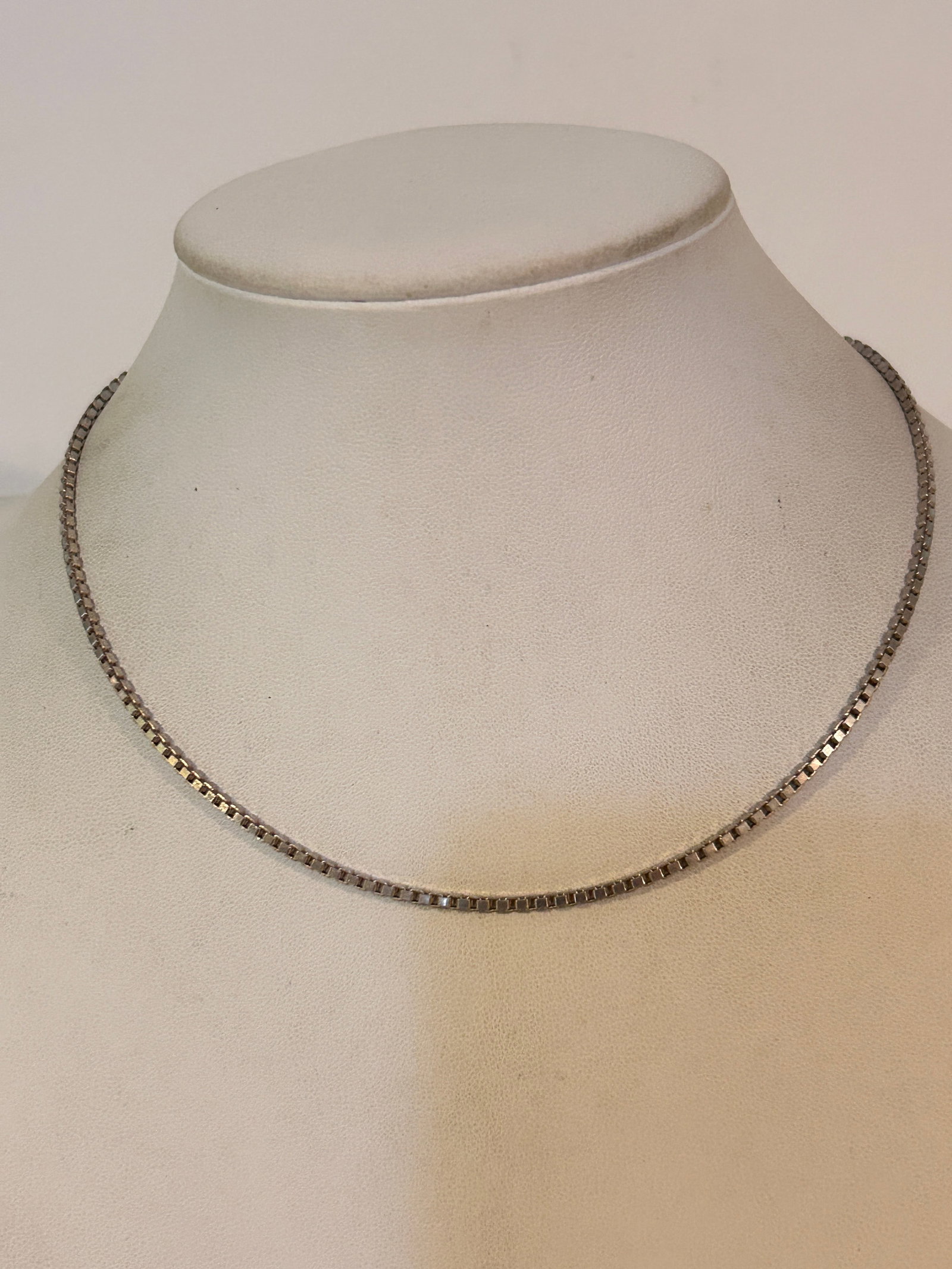 Sterling Silver Boxchain 16: Sterling Silver Boxchain 16” Please view all photos as they are part of the description and condition of this Item, Feel free to contact me with questions or picture requests! Used Item AS IS