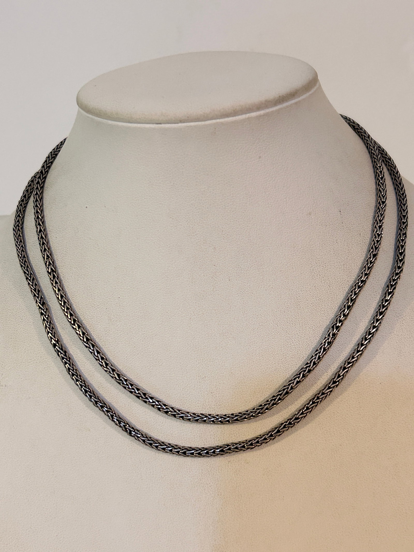 John Hardy Styl Sterling Silver Necklace Spiga/Wheat Link Chain 34"L 37 grams: John Hardy Styl Sterling Silver Necklace Spiga/Wheat Link Chain 34"L 37 grams Please view all photos as they are part of the description and condition of this Item, Feel free to contact me with questi