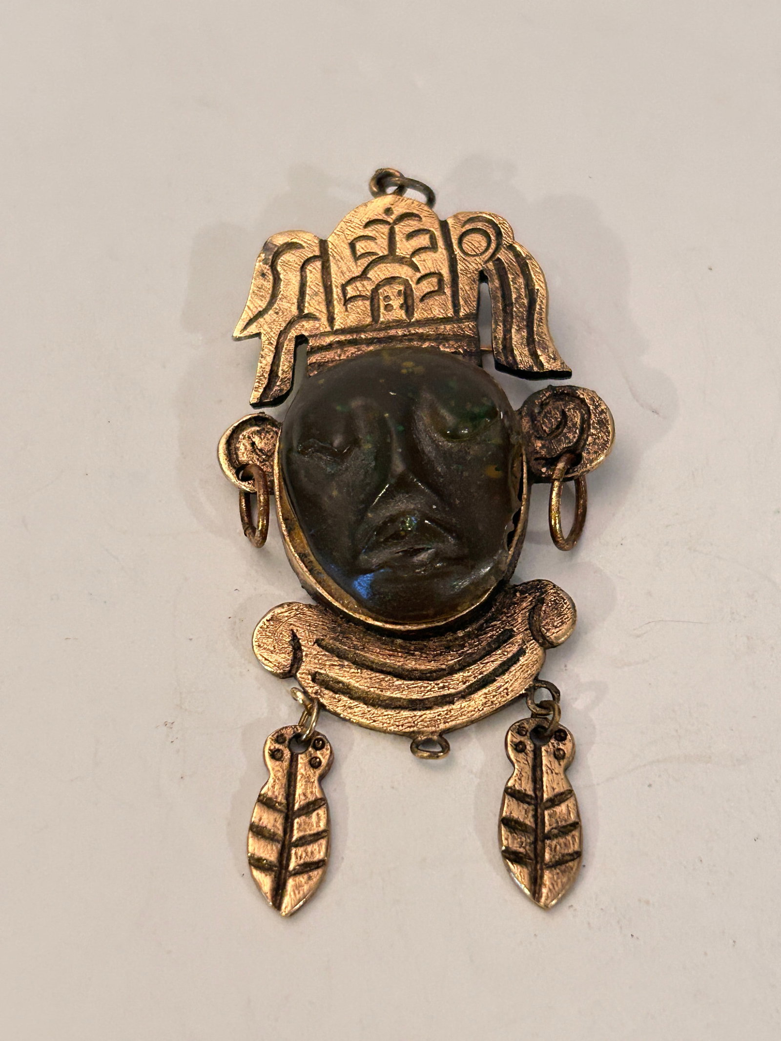 Mexico Carved GemStone Face Brooch Pendant Pin Necklace missing center pc: Mexico Carved GemStone Face Brooch Pendant Pin Necklace missing center pc Please view all photos as they are part of the description and condition of this Item, Feel free to contact me with questions 