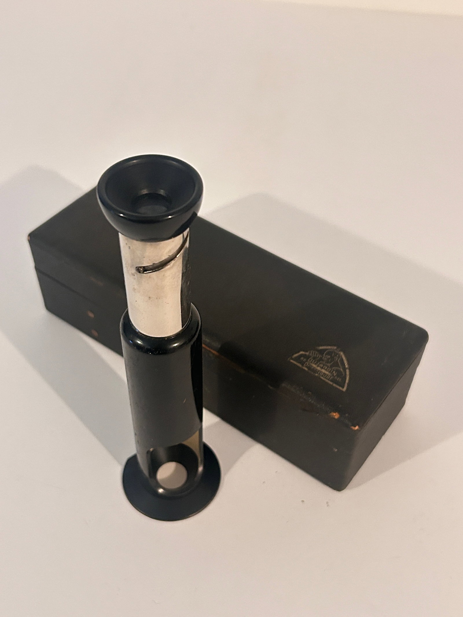 image is a wine vacuum pump, also known as a wine saver.: image is a wine vacuum pump, also known as a wine saver. Please view all photos as they are part of the description and condition of this Item, Feel free to contact me with questions or picture reques
