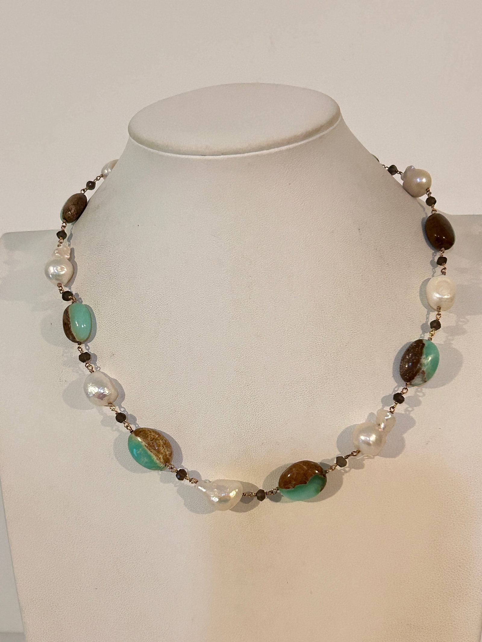 Vintage Sterling Silver Gold filled Necklace Beaded Mother of Pearl Turquoise Pearl 18": Vintage Sterling Silver Gold filledNecklace Beaded Mother of Pearl Turquoise Pearl 18" Please view all photos as they are part of the description and condition of this Item, Feel free to contact me wi