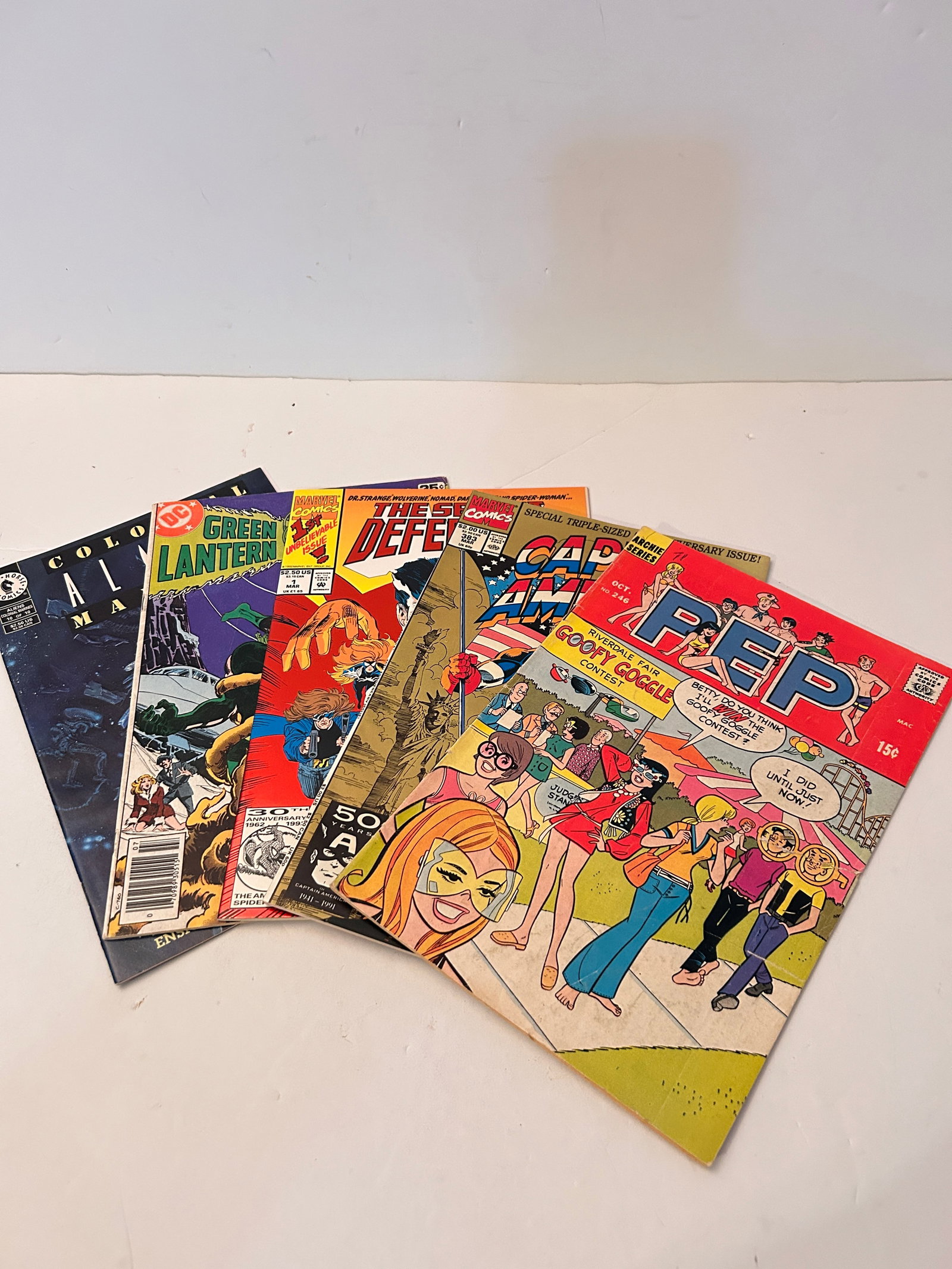 Vintage Lot Of 5 Comic Books (1 of 12)