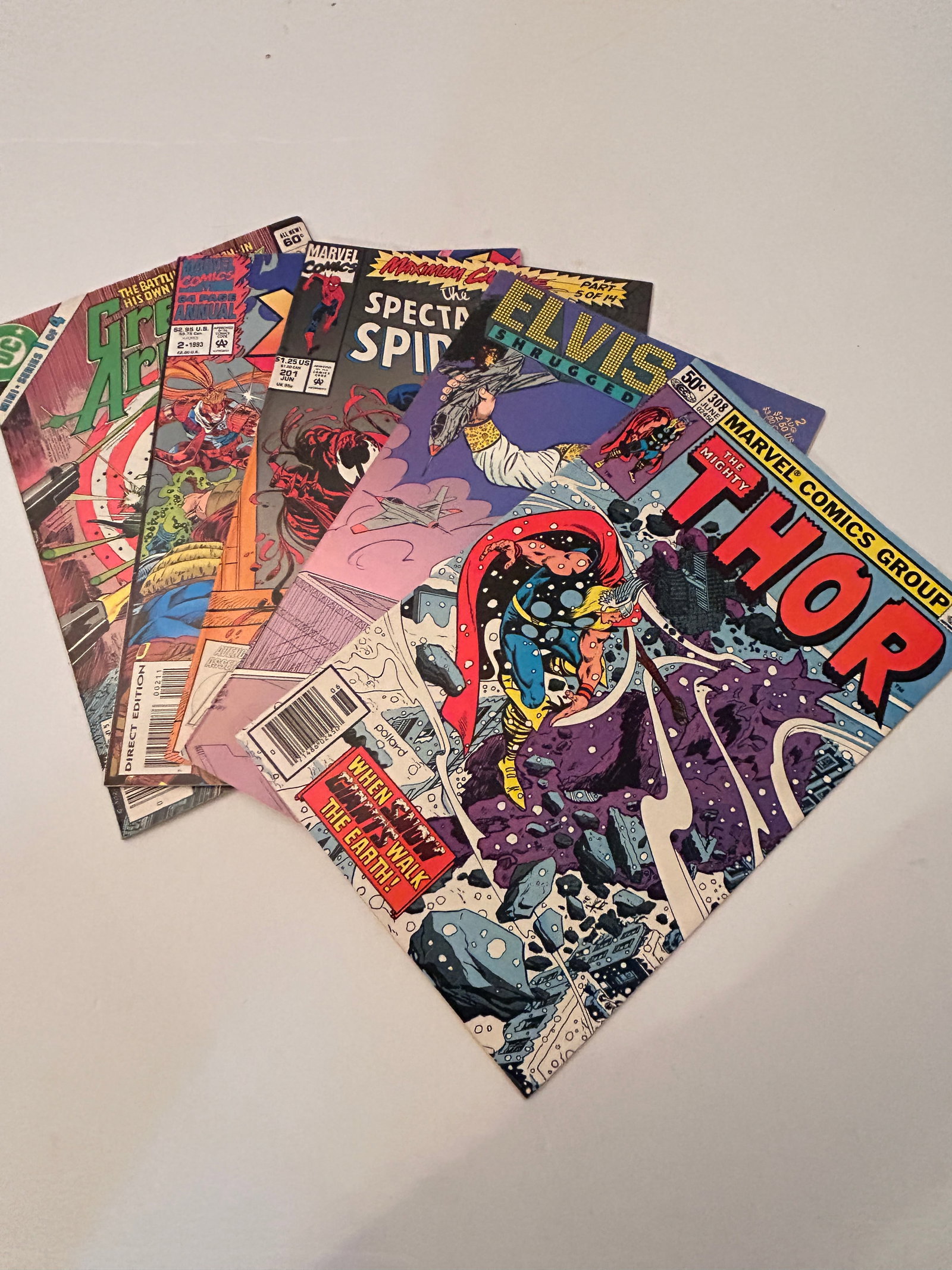 Vintage Lot Of 5 Comic Books: Vintage Lot Of 5 Comic Books Please view all photos as they are part of the description and condition of this Item, Feel free to contact me with questions or picture requests! Used Item AS IS