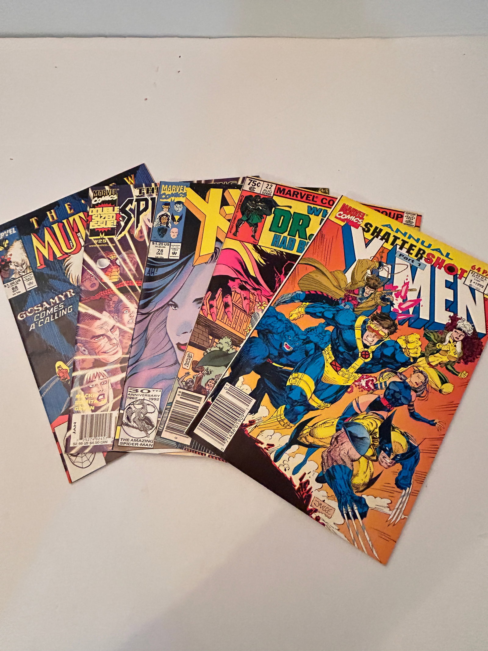 Vintage Lot Of 5 Comic Books: Vintage Lot Of 5 Comic Books Please view all photos as they are part of the description and condition of this Item, Feel free to contact me with questions or picture requests! Used Item AS IS