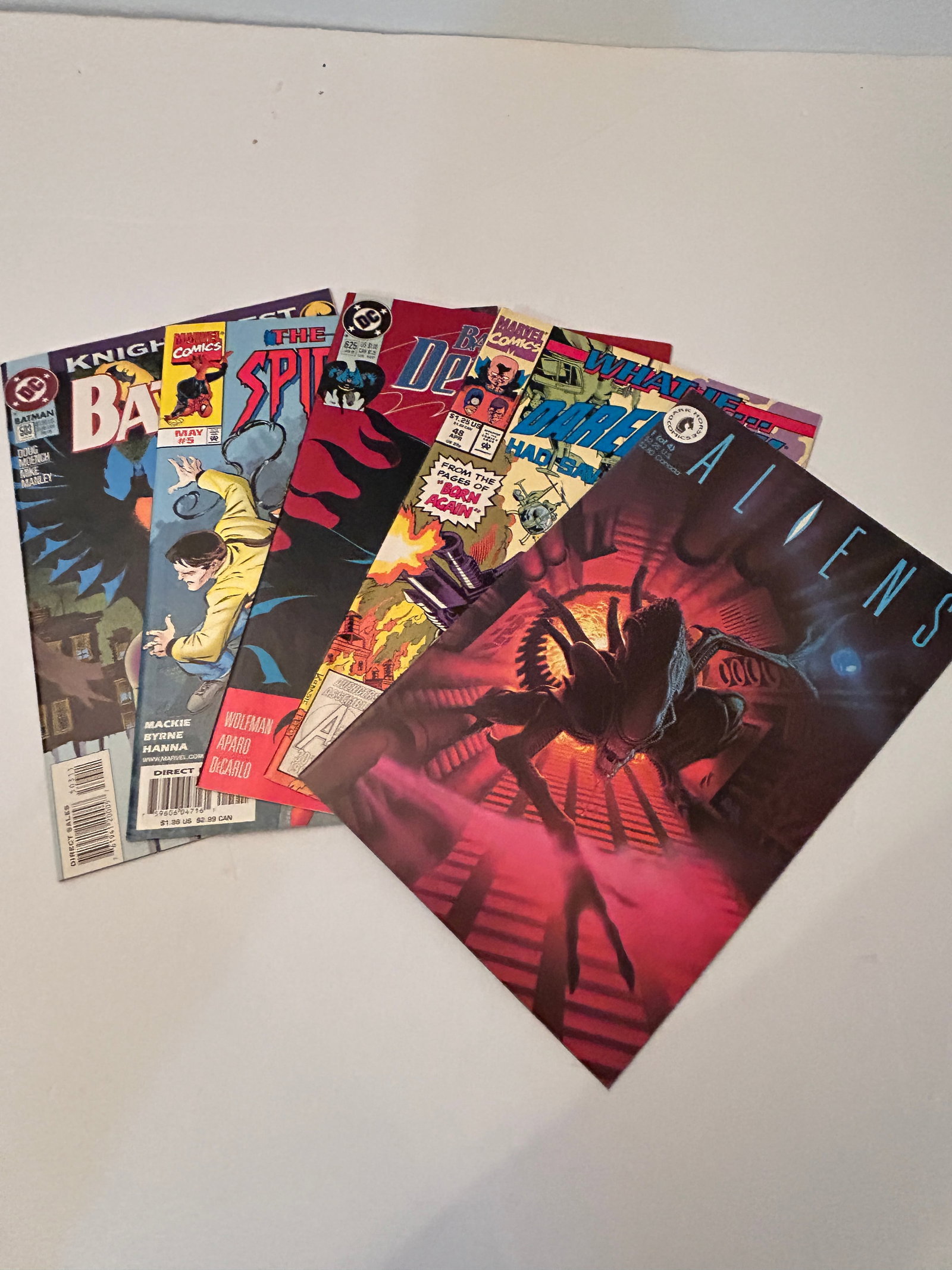 Vintage Lot Of 5 Comic Books: Vintage Lot Of 5 Comic Books Please view all photos as they are part of the description and condition of this Item, Feel free to contact me with questions or picture requests! Used Item AS IS