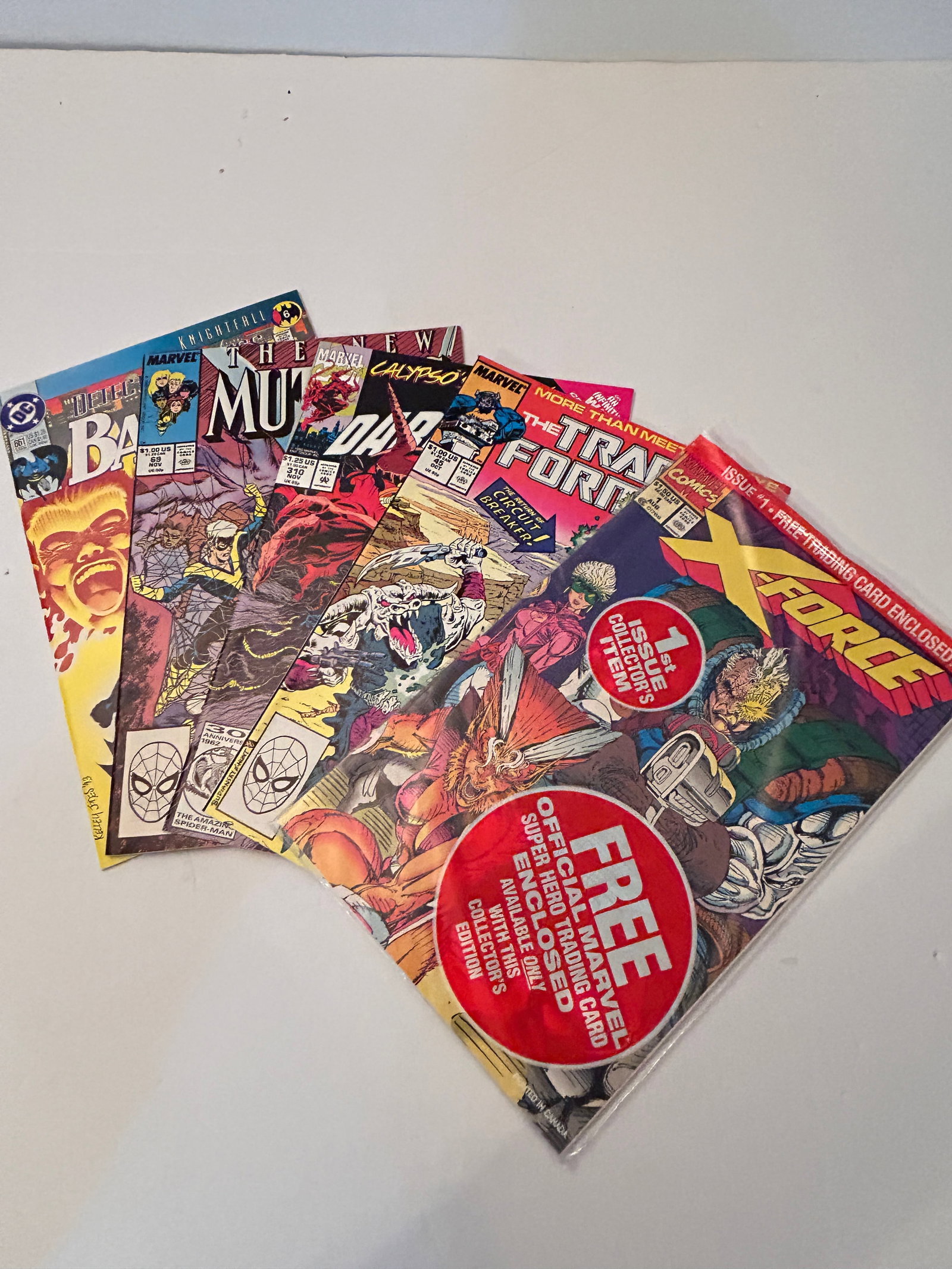 Vintage Lot Of 5 Comic Books: Vintage Lot Of 5 Comic Books Please view all photos as they are part of the description and condition of this Item, Feel free to contact me with questions or picture requests! Used Item AS IS