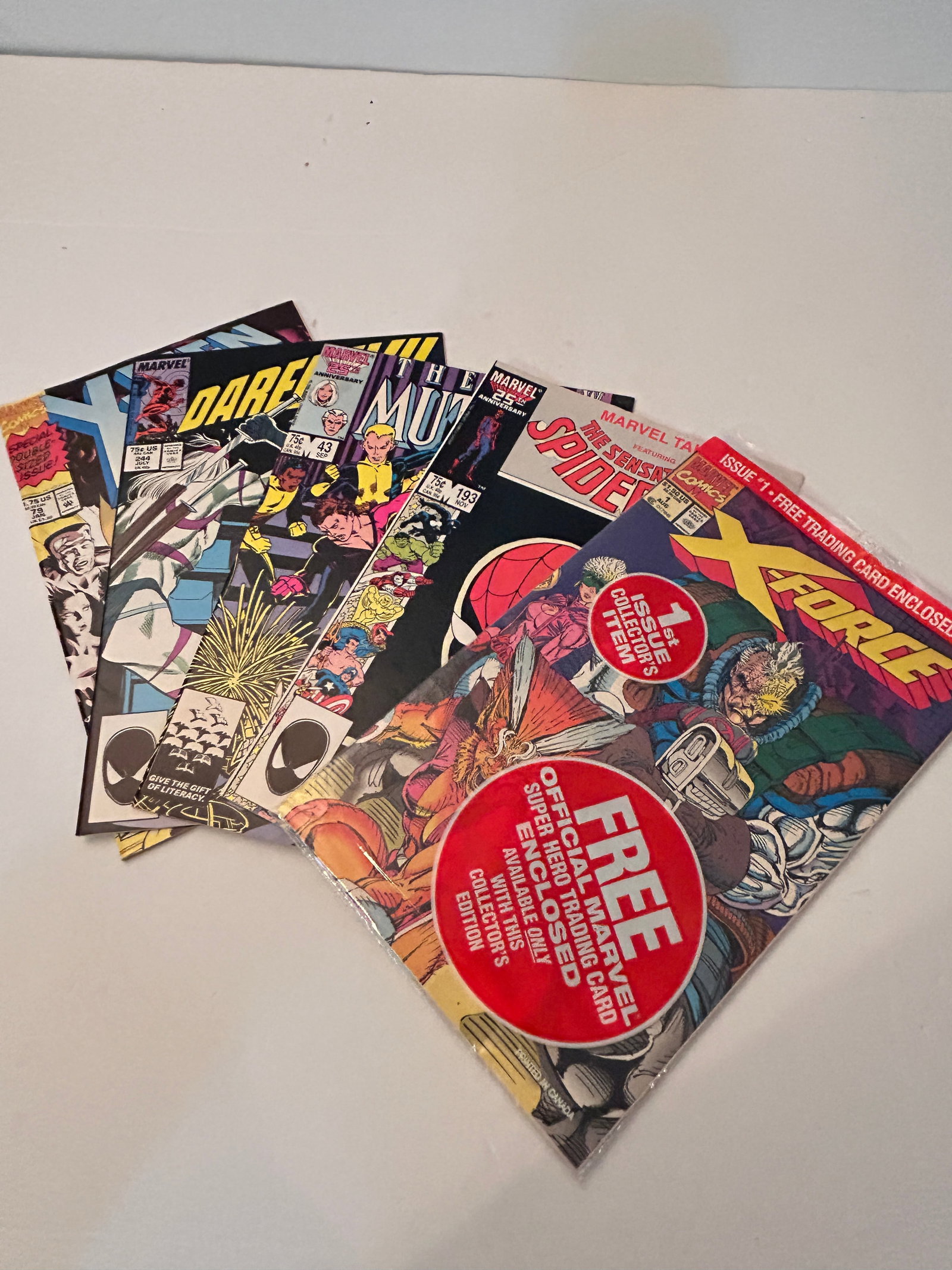 Vintage Lot Of 5 Comic Books: Vintage Lot Of 5 Comic Books Please view all photos as they are part of the description and condition of this Item, Feel free to contact me with questions or picture requests! Used Item AS IS