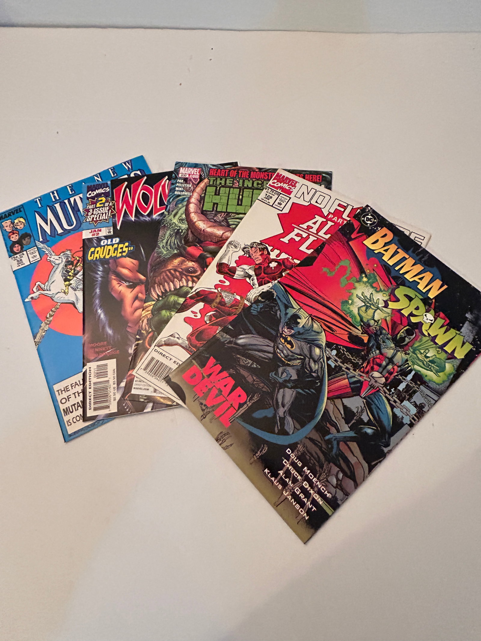 Vintage Lot Of 5 Comic Books: Vintage Lot Of 5 Comic Books Please view all photos as they are part of the description and condition of this Item, Feel free to contact me with questions or picture requests! Used Item AS IS