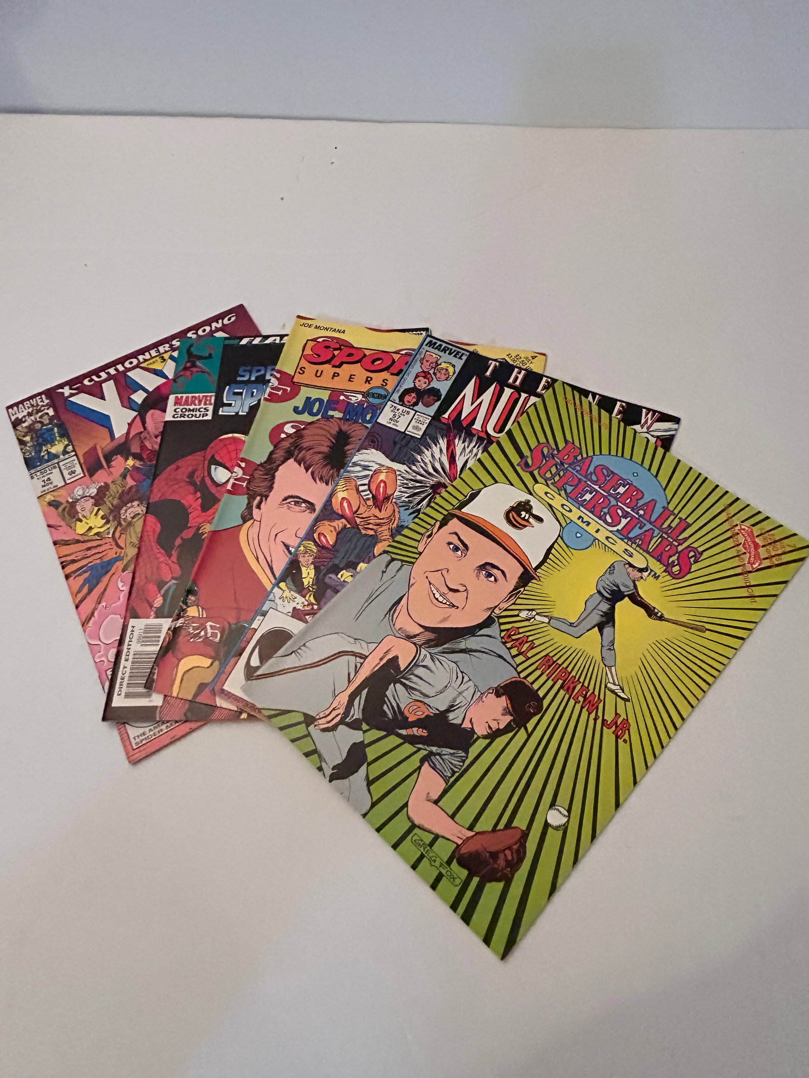 Vintage Lot Of 5 Comic Books: Vintage Lot Of 5 Comic Books Please view all photos as they are part of the description and condition of this Item, Feel free to contact me with questions or picture requests! Used Item AS IS