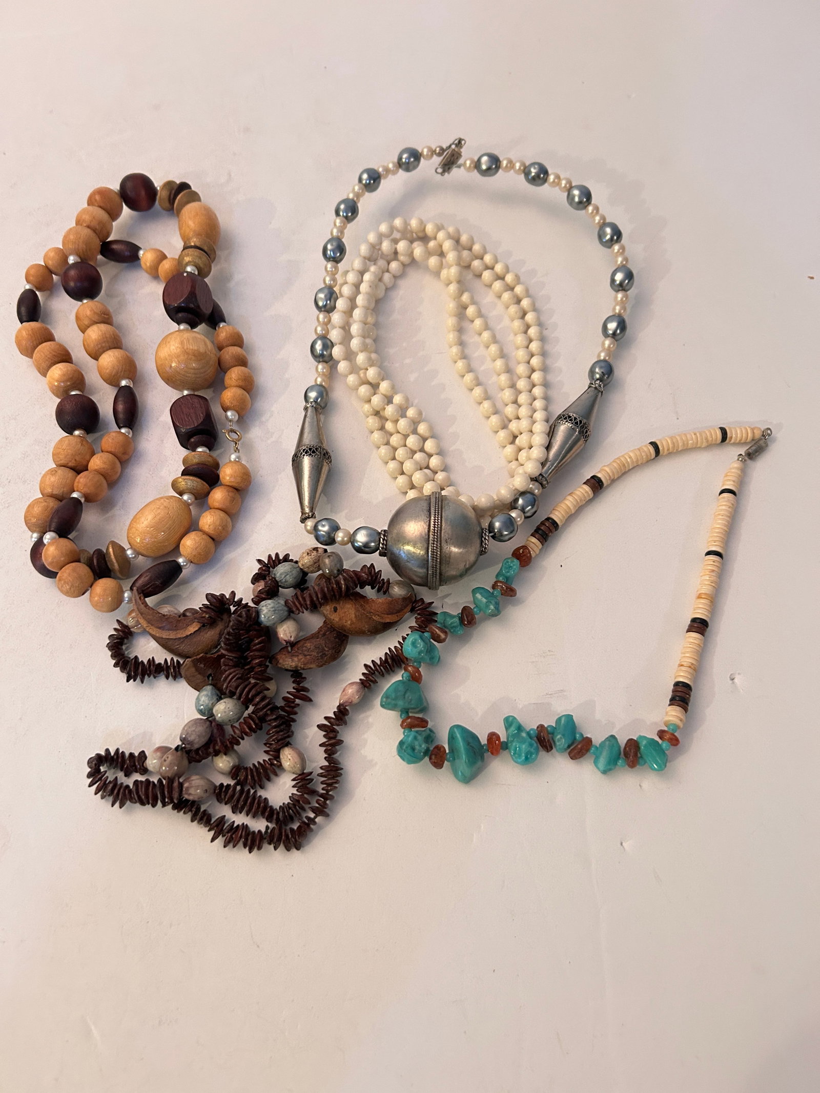 Vintage Lot Of 5 Necklaces (1 of 3)