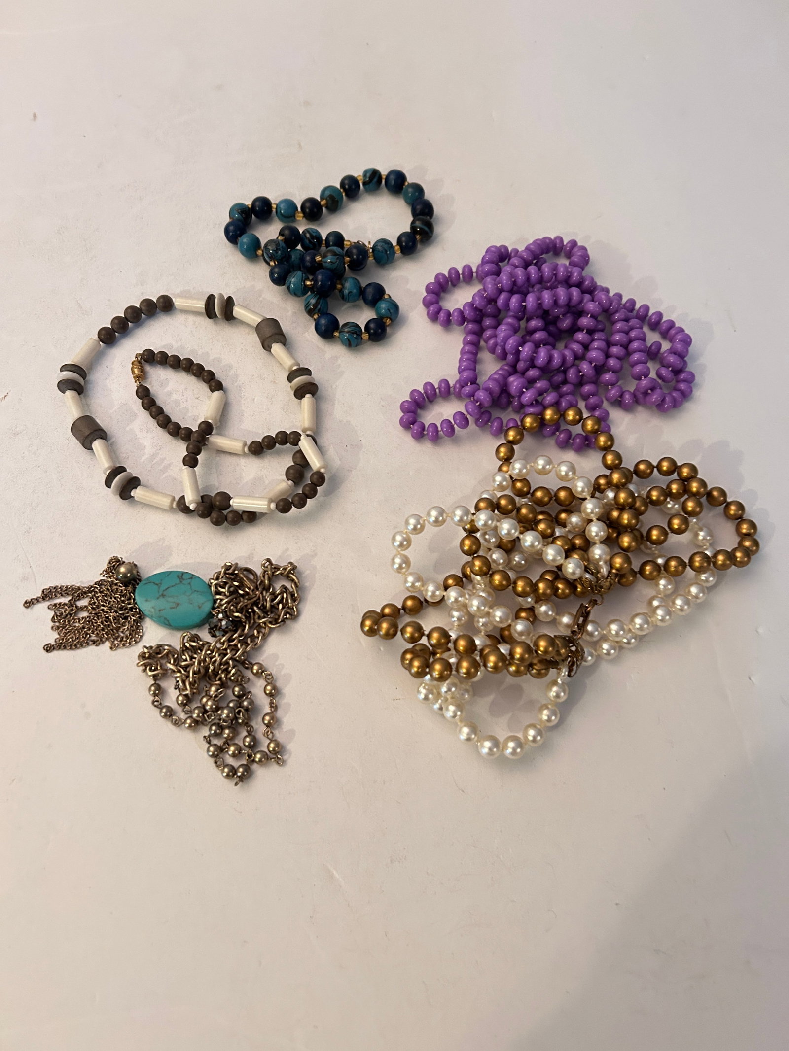 Vintage Lot Of 5 Necklaces (1 of 3)