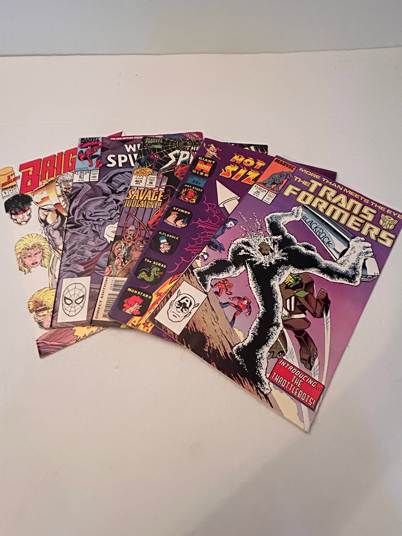 Vintage Lot Of 5 Comics: Vintage Lot Of 5 Comics Please view all photos as they are part of the description and condition of this Item, Feel free to contact me with questions or picture requests! Used Item AS IS