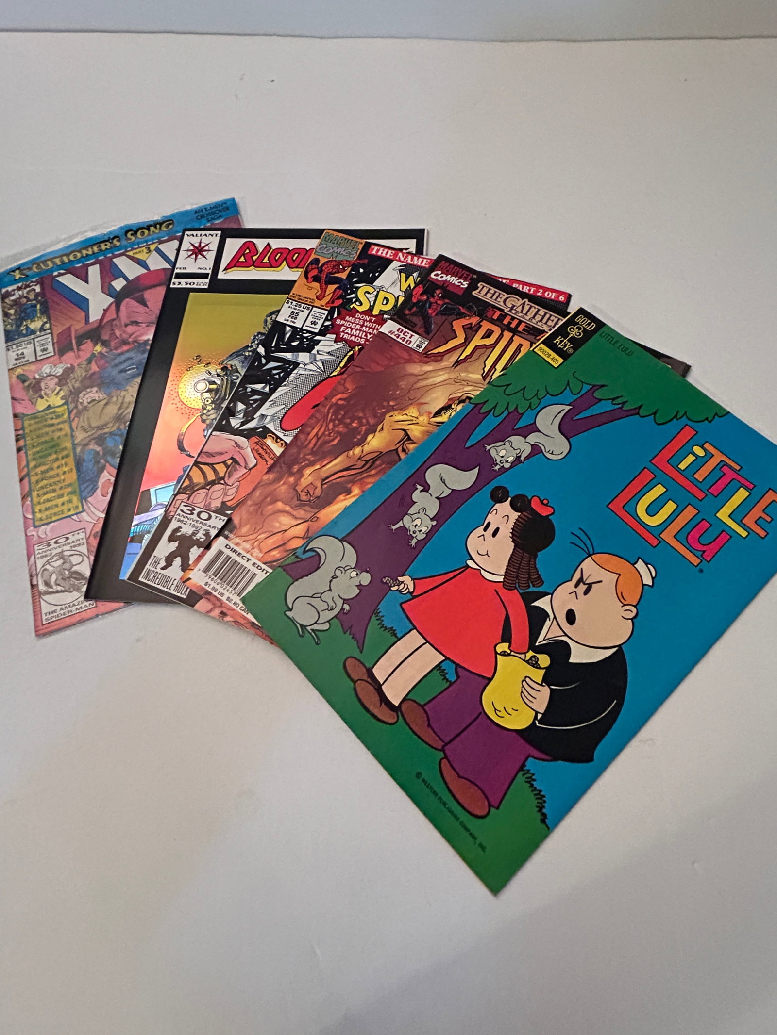Vintage Lot Of 5 Comics: Vintage Lot Of 5 Comics Please view all photos as they are part of the description and condition of this Item, Feel free to contact me with questions or picture requests! Used Item AS IS
