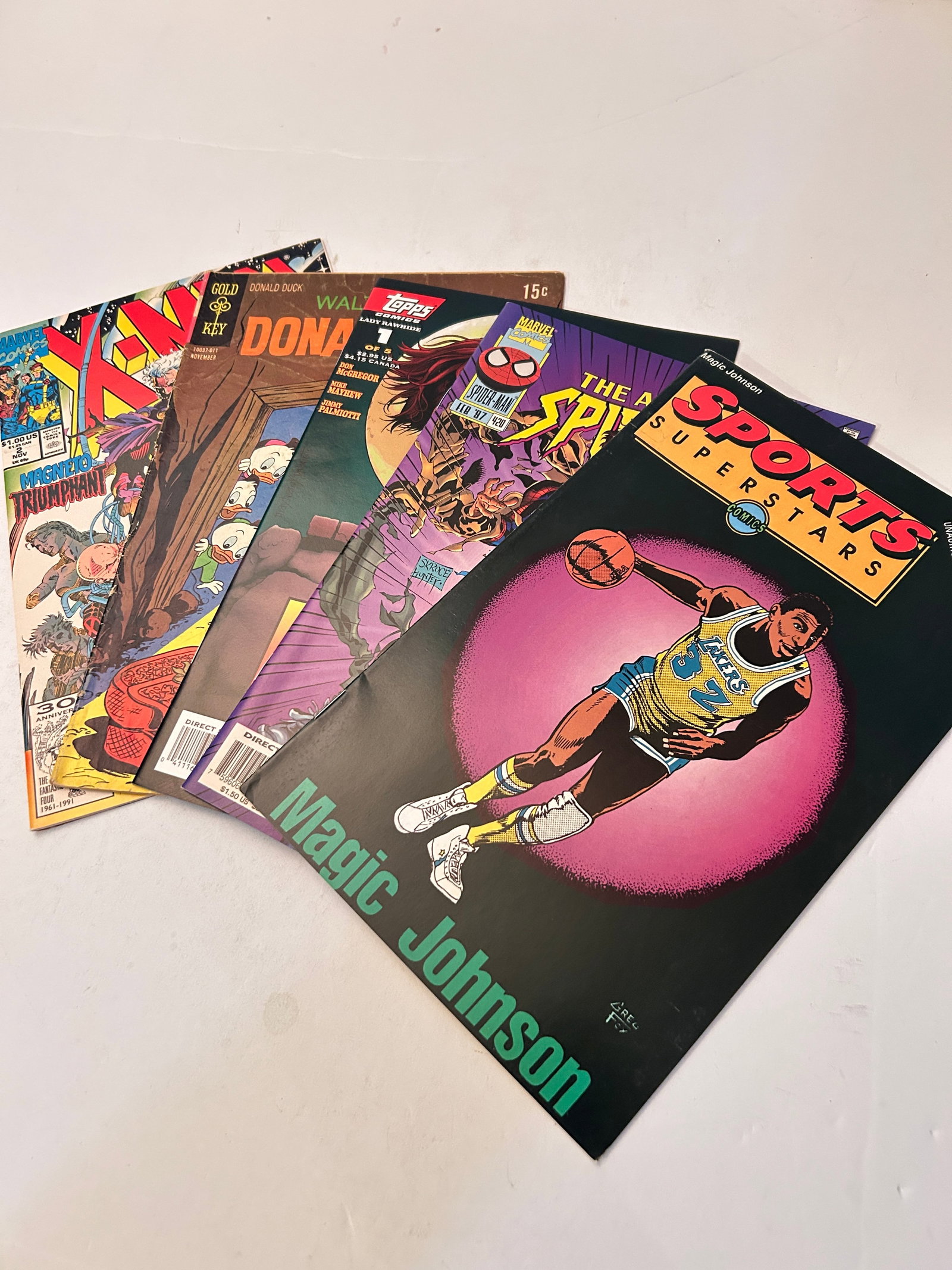 Vintage Lot Of 5 Comics: Vintage Lot Of 5 Comics Please view all photos as they are part of the description and condition of this Item, Feel free to contact me with questions or picture requests! Used Item AS IS