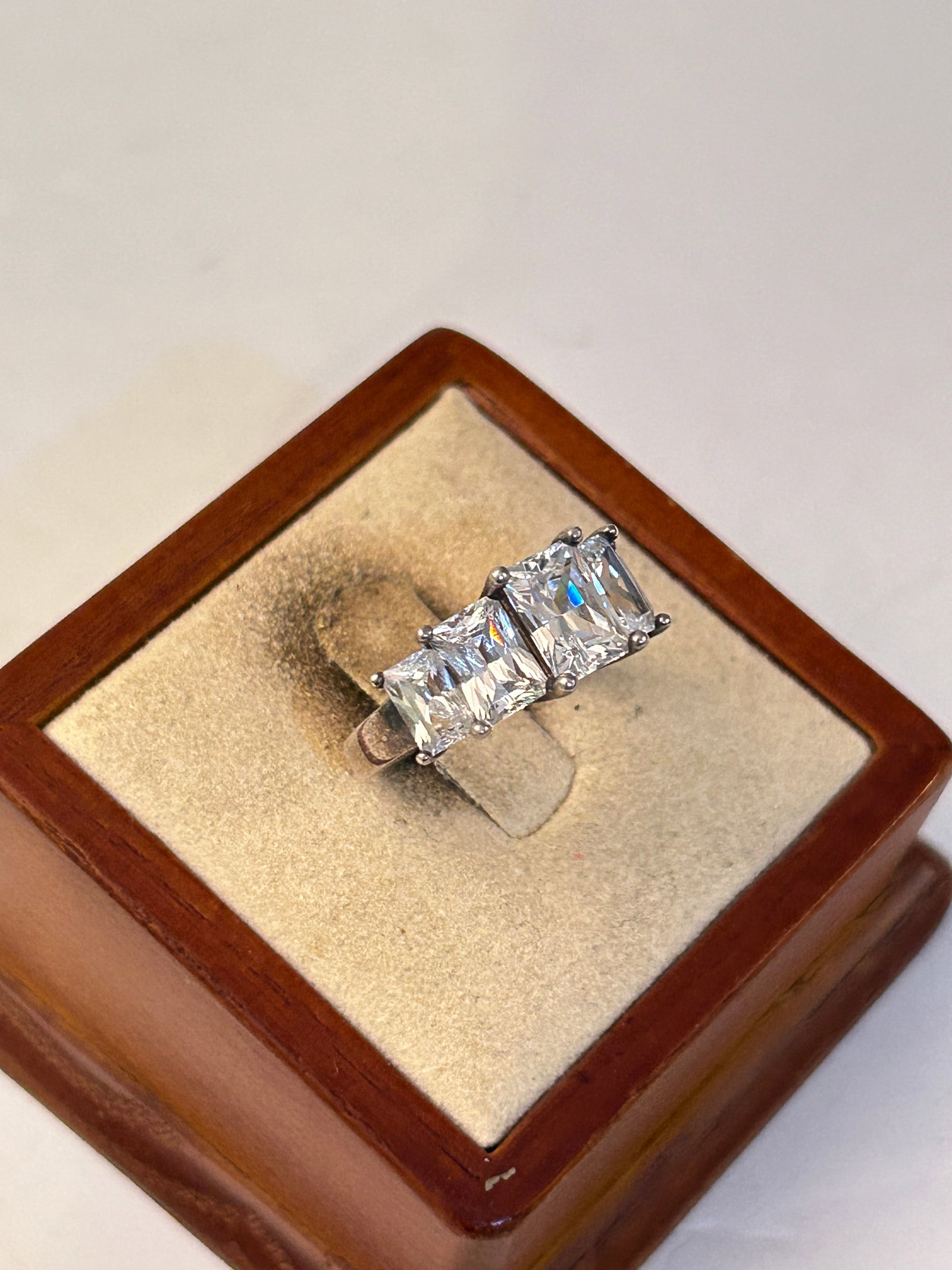 Vintage Sterling Silver DQ CZ Ring Sz 6: Vintage Sterling Silver DQ CZ Ring Sz 6 Please view all photos as they are part of the description and condition of this Item, Feel free to contact me with questions or picture requests! Used Item AS 