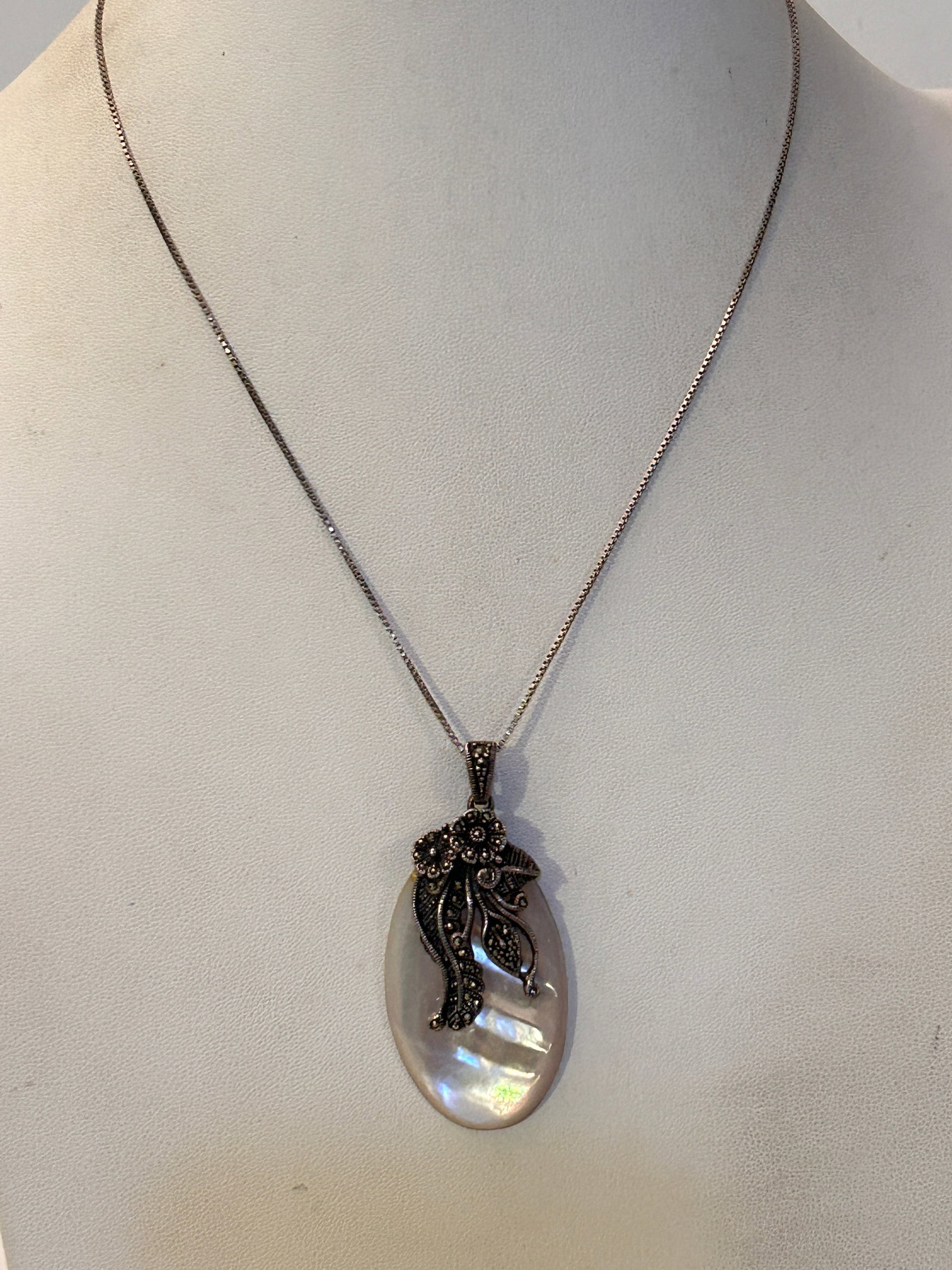 Vintage Sterling Silver Mother of Pearl Marcasite Pendant Necklace Sz 18": Vintage Sterling Silver Mother of Pearl Marcasite Pendant Necklace Sz 18" Please view all photos as they are part of the description and condition of this Item, Feel free to contact me with questions 