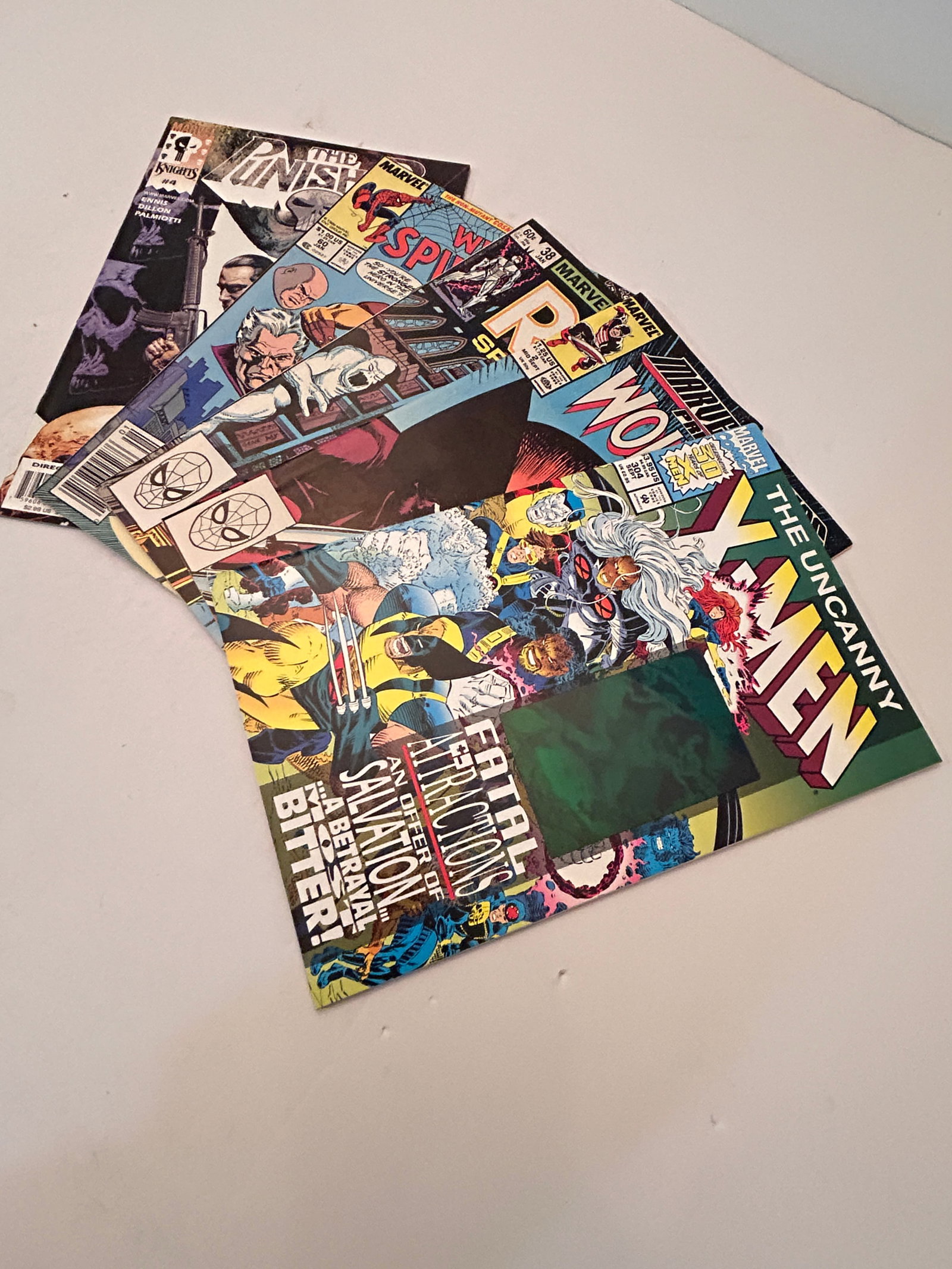 Vintage Lot Of 5 Comic Books: Vintage Lot Of 5 Comic Books Please view all photos as they are part of the description and condition of this Item, Feel free to contact me with questions or picture requests! Used Item AS IS
