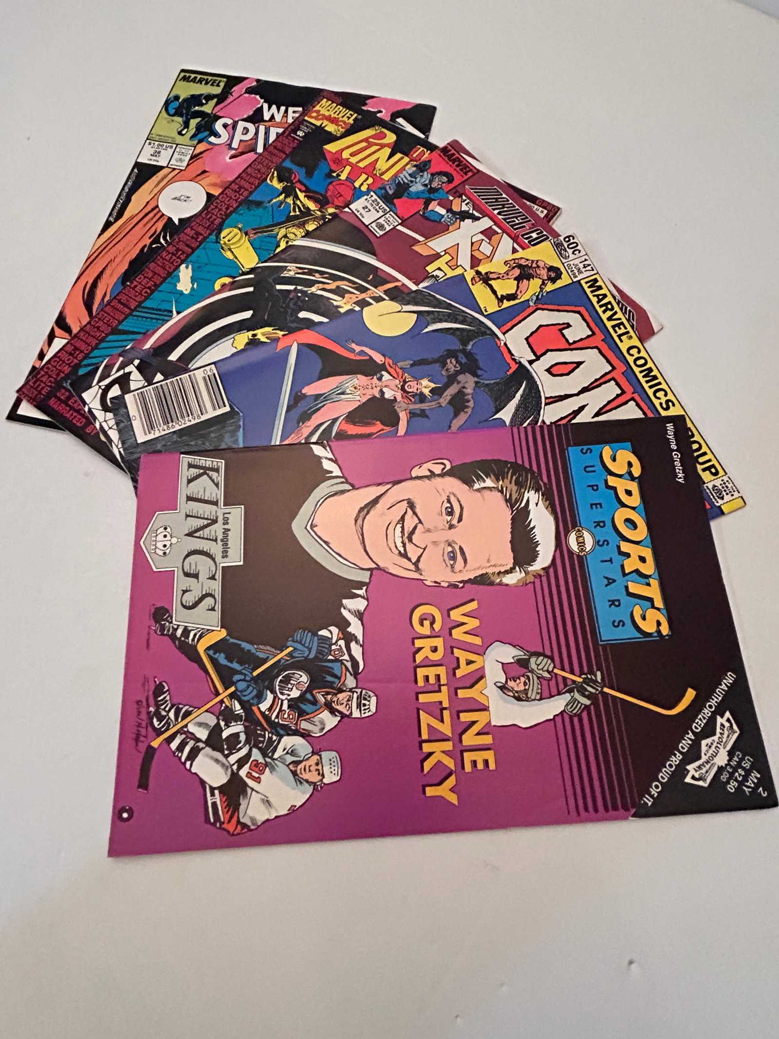Vintage Lot Of 5 Comic Books: Vintage Lot Of 5 Comic Books Please view all photos as they are part of the description and condition of this Item, Feel free to contact me with questions or picture requests! Used Item AS IS