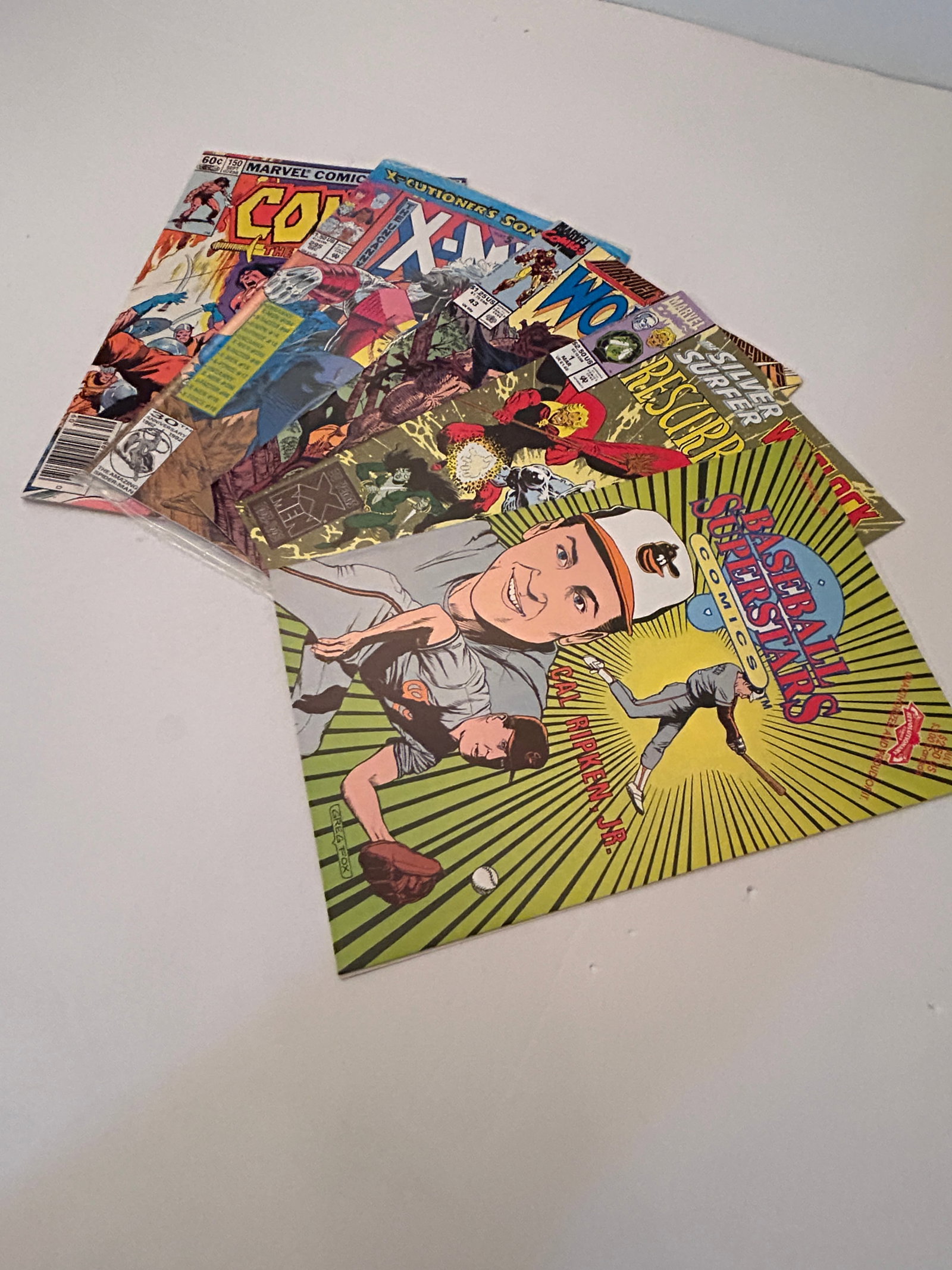Vintage Lot Of 5 Comic Books: Vintage Lot Of 5 Comic Books Please view all photos as they are part of the description and condition of this Item, Feel free to contact me with questions or picture requests! Used Item AS IS