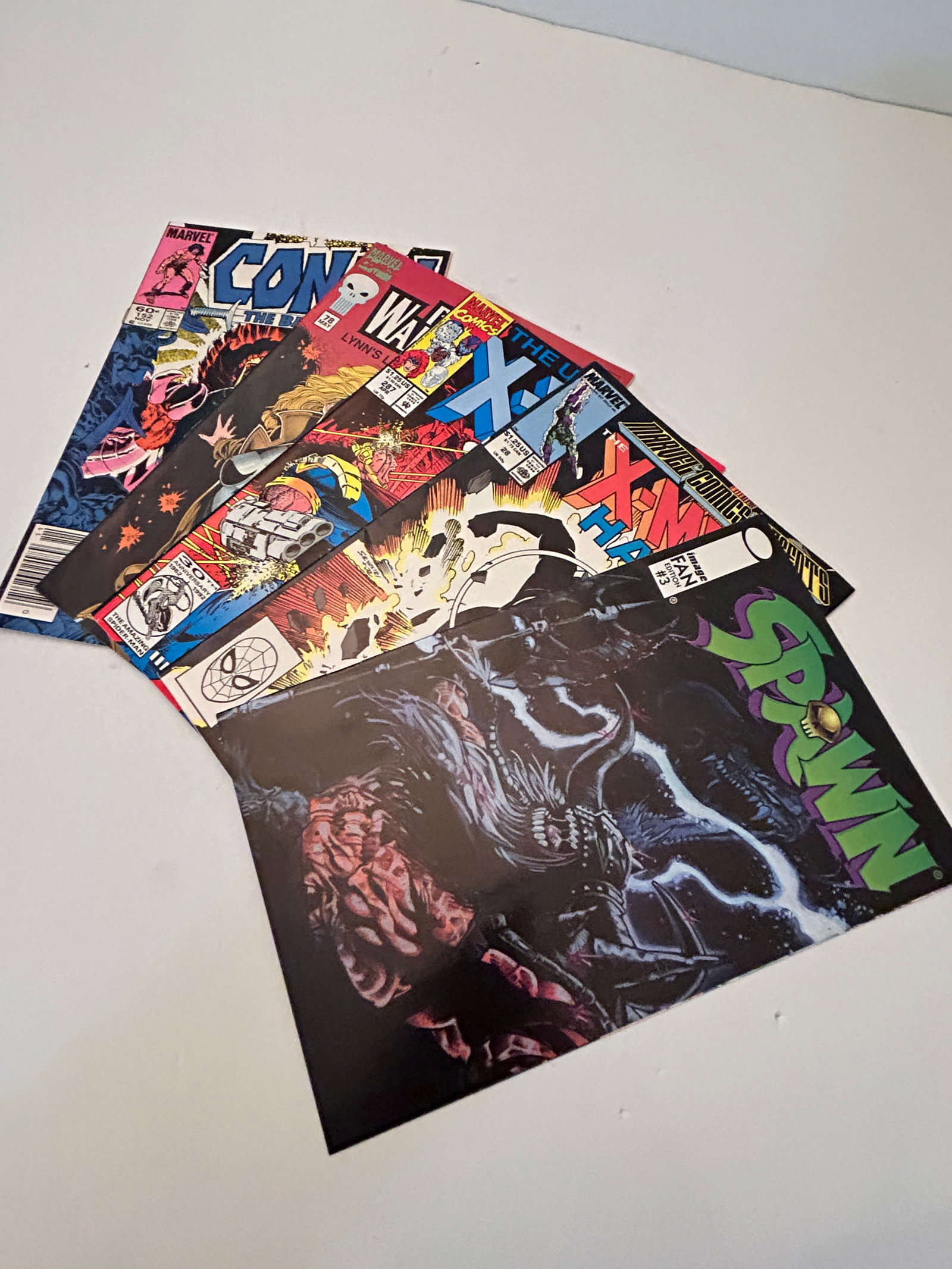 Vintage Lot Of 5 Comic Books: Vintage Lot Of 5 Comic Books Please view all photos as they are part of the description and condition of this Item, Feel free to contact me with questions or picture requests! Used Item AS IS
