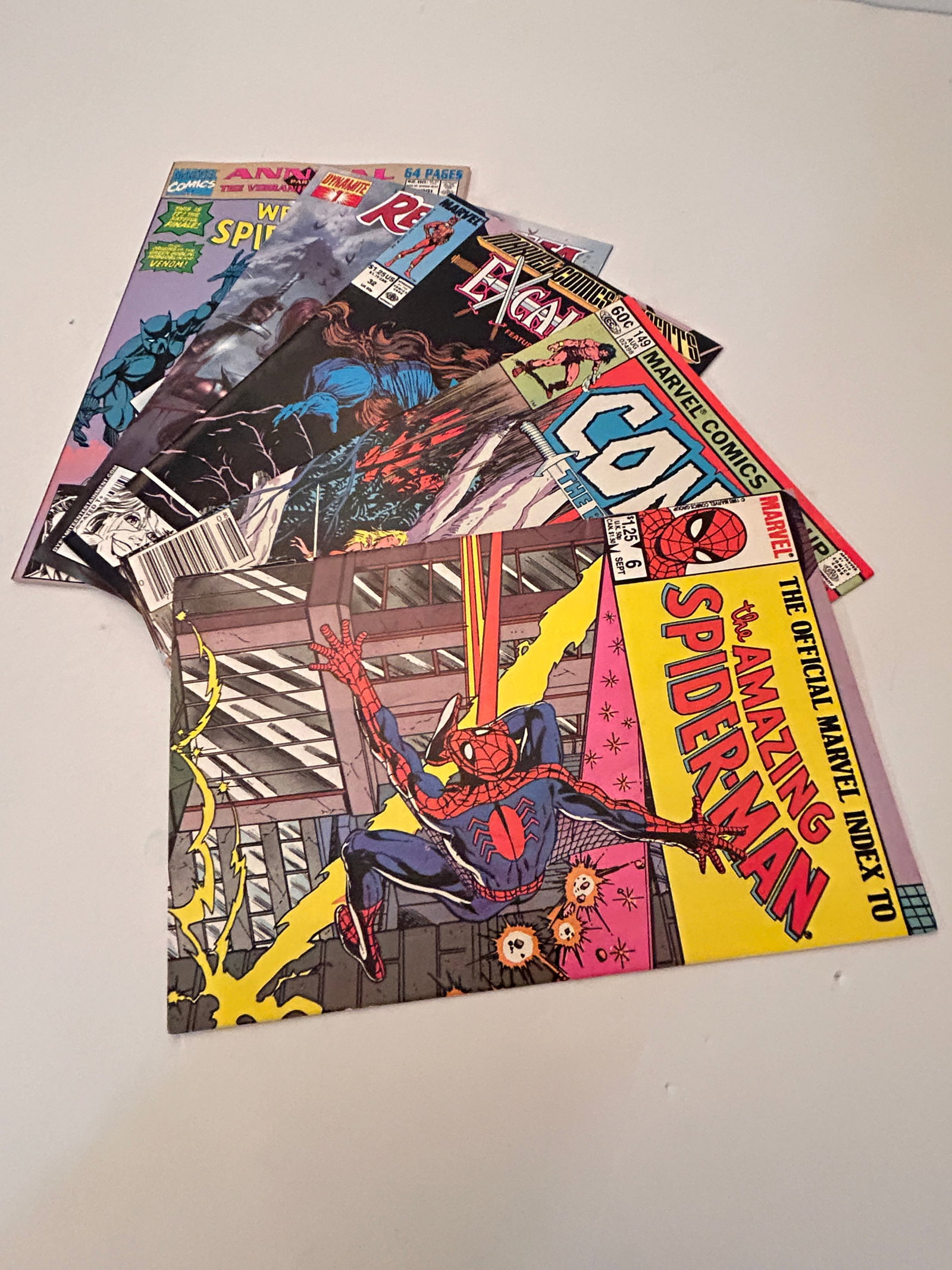 Vintage Lot Of 5 Comic Books: Vintage Lot Of 5 Comic Books Please view all photos as they are part of the description and condition of this Item, Feel free to contact me with questions or picture requests! Used Item AS IS