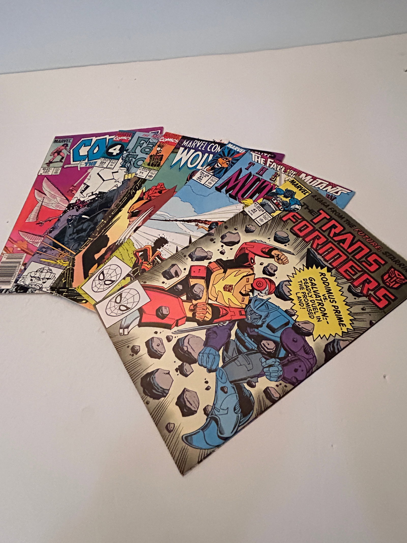 Vintage Lot Of 5 Comic Books: Vintage Lot Of 5 Comic Books Please view all photos as they are part of the description and condition of this Item, Feel free to contact me with questions or picture requests! Used Item AS IS