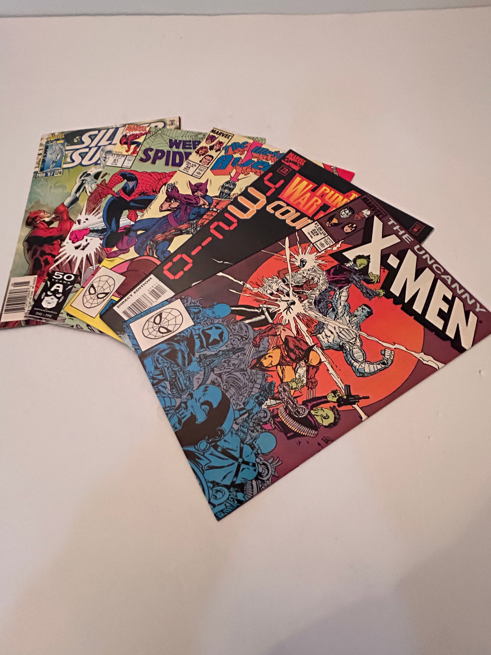 Vintage Lot Of 5 Comic Books: Vintage Lot Of 5 Comic Books Please view all photos as they are part of the description and condition of this Item, Feel free to contact me with questions or picture requests! Used Item AS IS